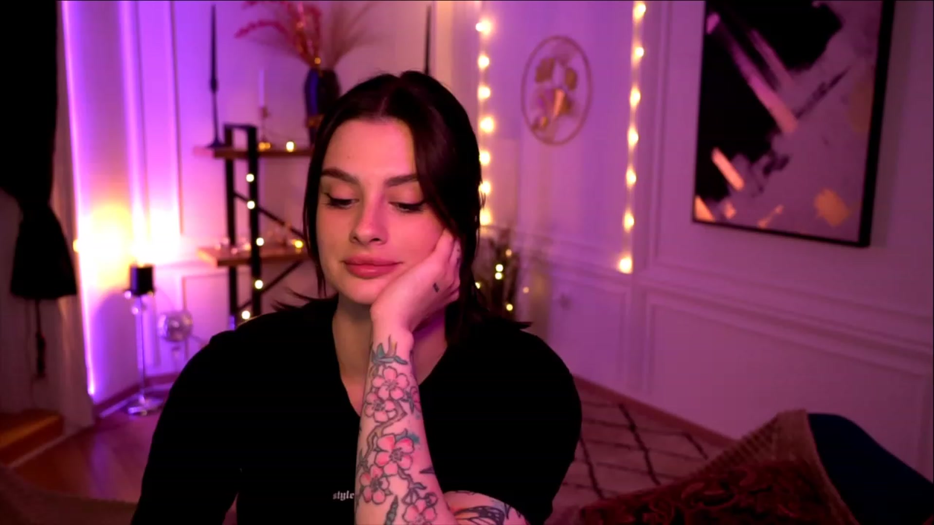 Gallery image thumbnail from lucynutty's myfreecams stream on, 05/13/2023, 13:58 image 5 of 20
