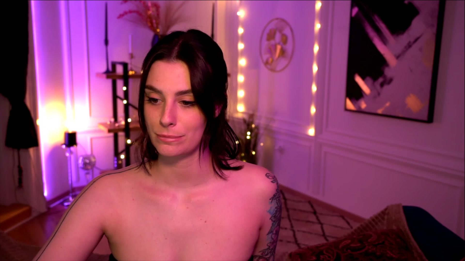 Gallery image thumbnail from lucynutty's myfreecams stream on, 05/13/2023, 13:58 image 2 of 20