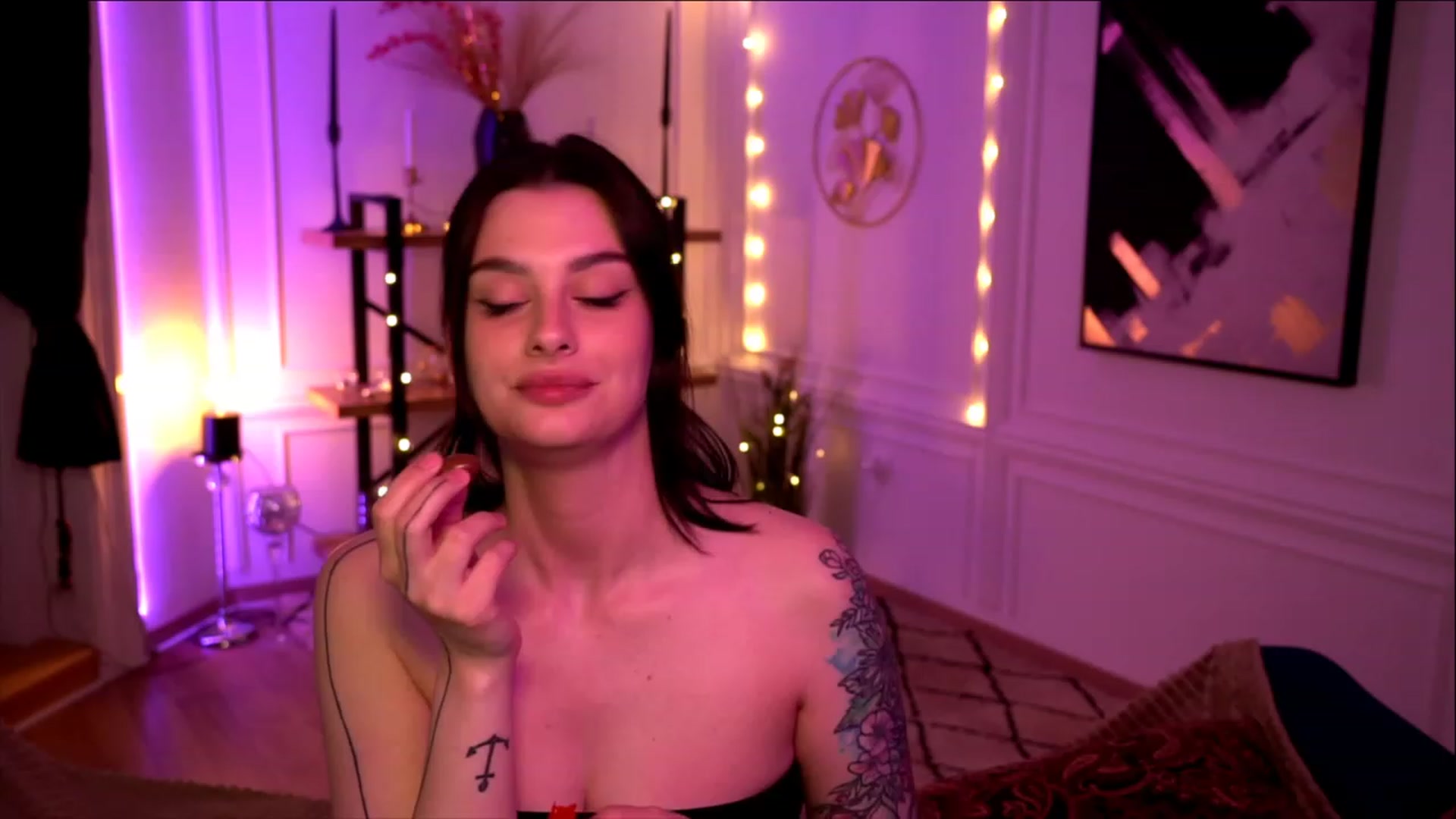 Gallery image thumbnail from lucynutty's myfreecams stream on, 05/13/2023, 13:58 image 1 of 20