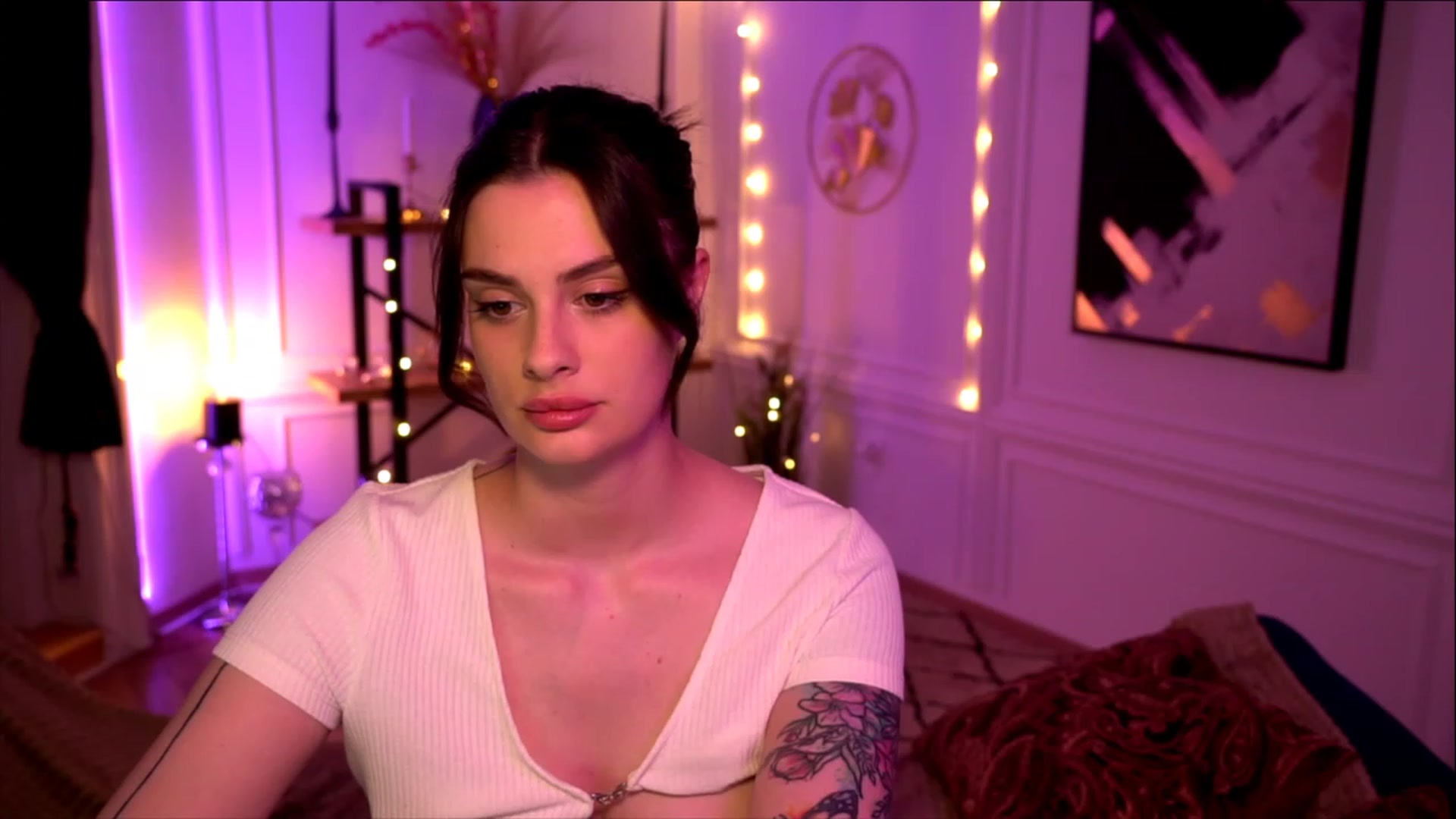 Gallery image thumbnail from lucynutty's myfreecams stream on, 05/14/2023, 17:49 image 18 of 20