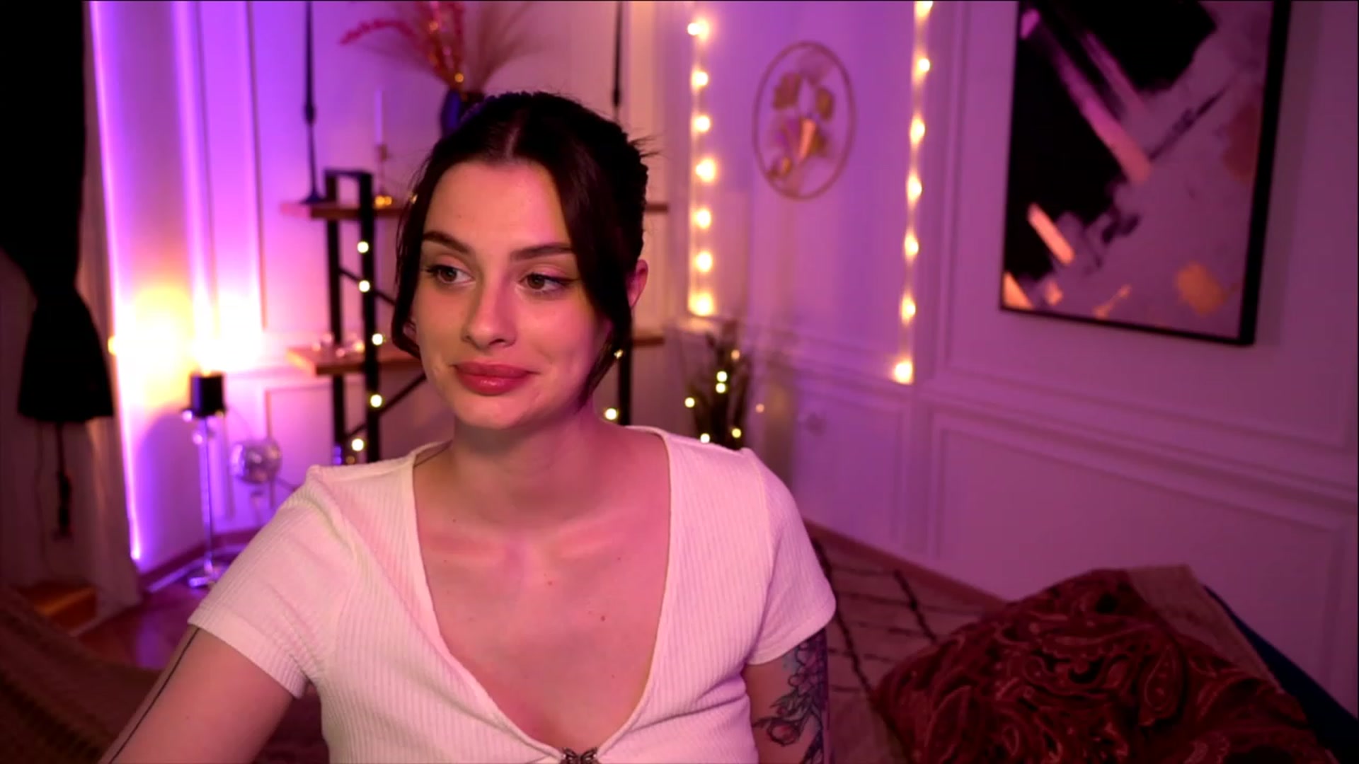 Gallery image thumbnail from lucynutty's myfreecams stream on, 05/14/2023, 17:49 image 9 of 20