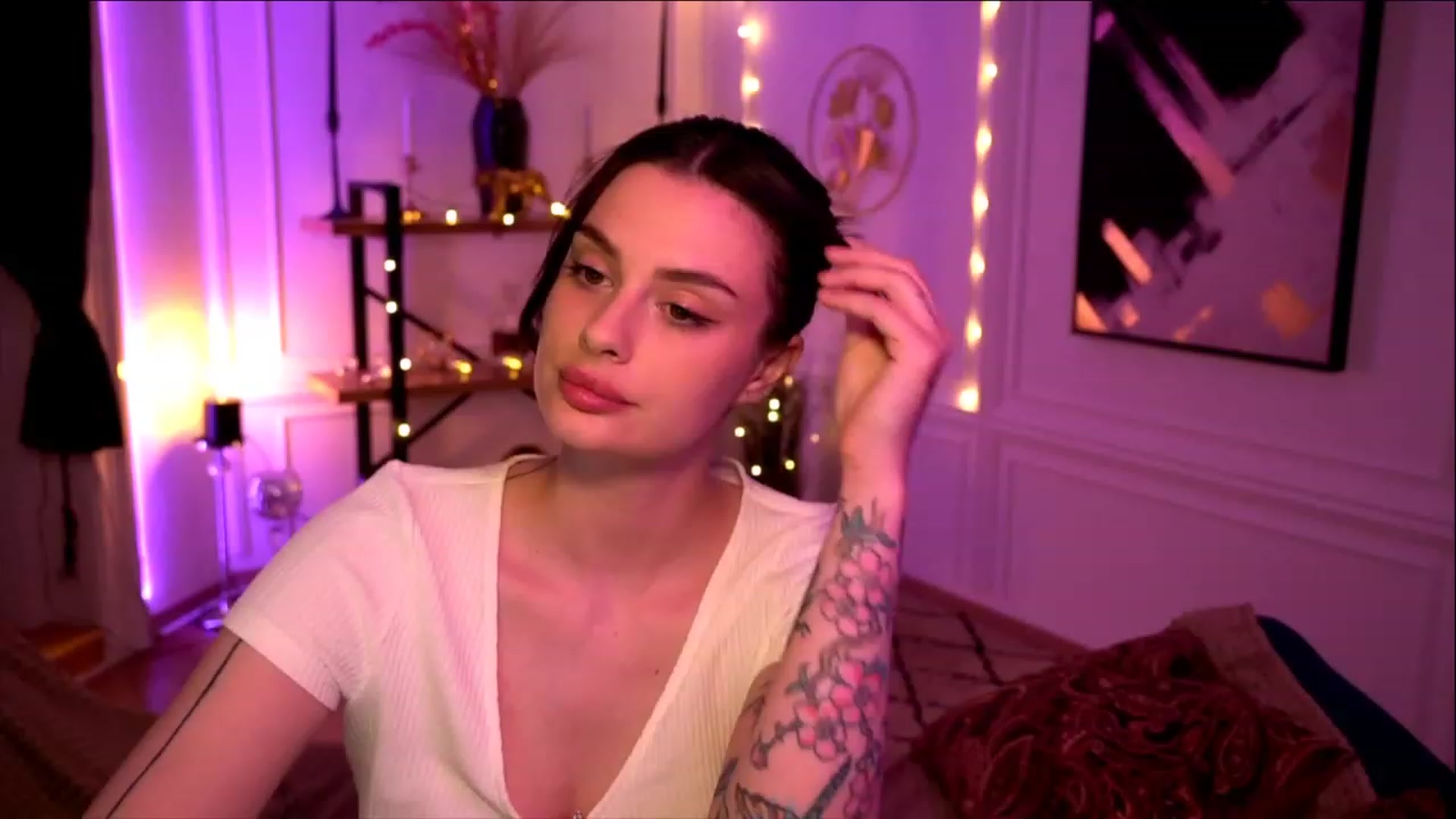 Gallery image thumbnail from lucynutty's myfreecams stream on, 05/14/2023, 17:49 image 19 of 20