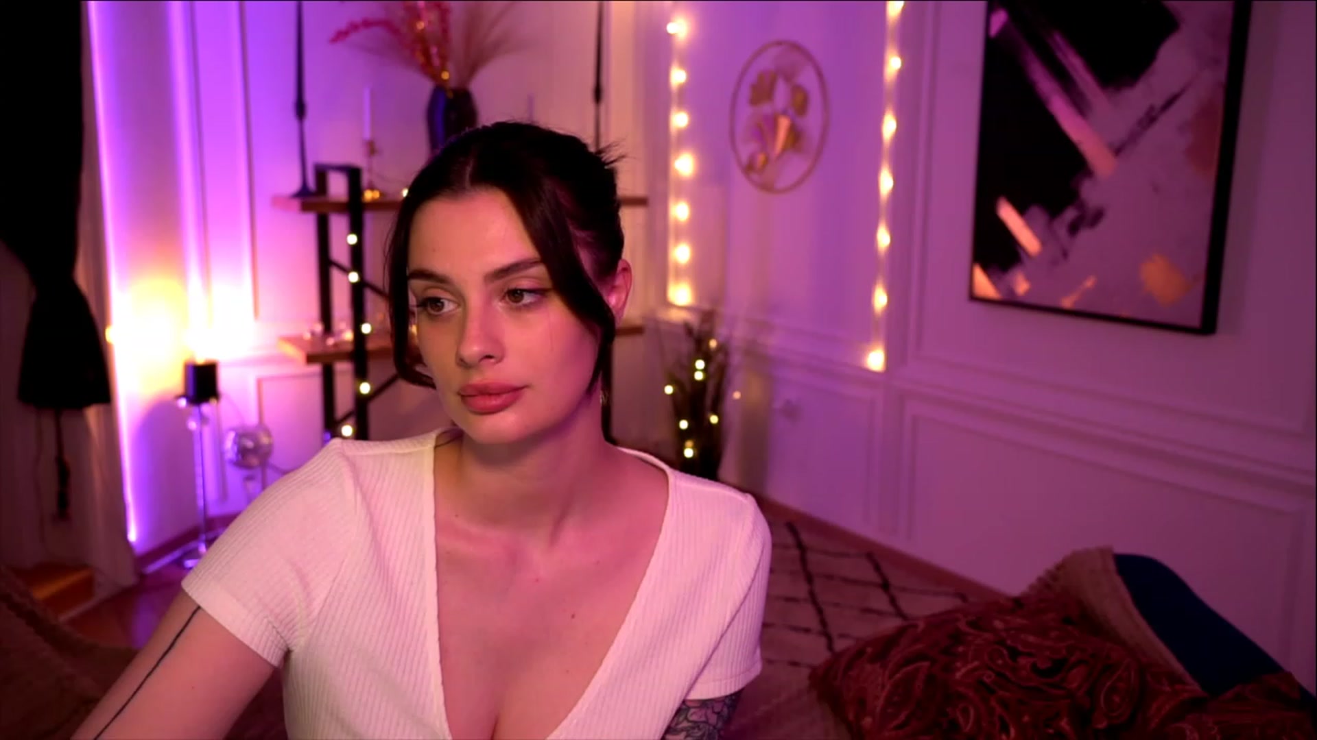 Gallery image thumbnail from lucynutty's myfreecams stream on, 05/14/2023, 20:21 image 5 of 20