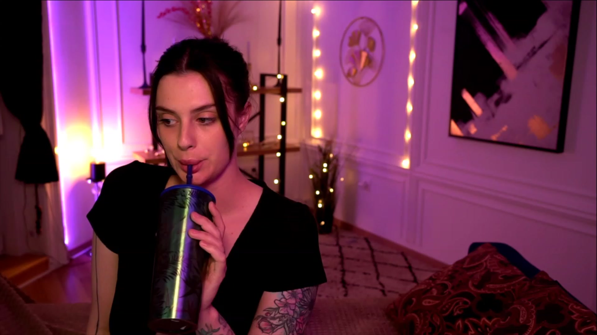 Gallery image thumbnail from lucynutty's myfreecams stream on, 05/16/2023, 16:23 image 7 of 20