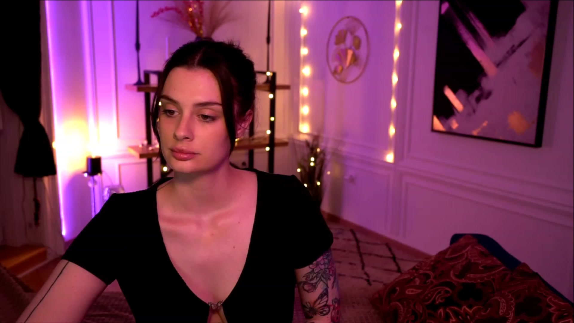 Gallery image thumbnail from lucynutty's myfreecams stream on, 05/16/2023, 16:23 image 10 of 20