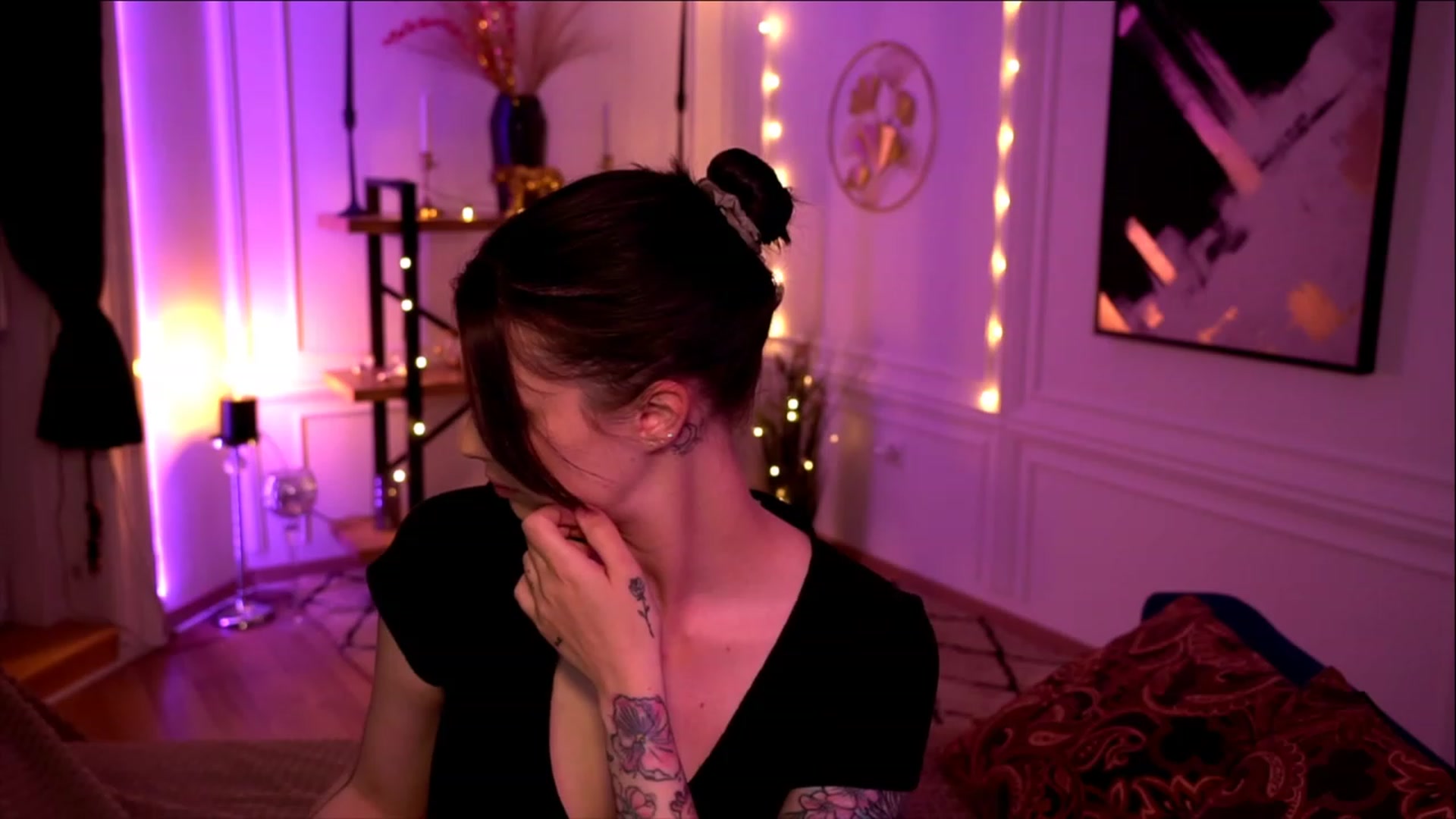 Gallery image thumbnail from lucynutty's myfreecams stream on, 05/16/2023, 16:23 image 16 of 20