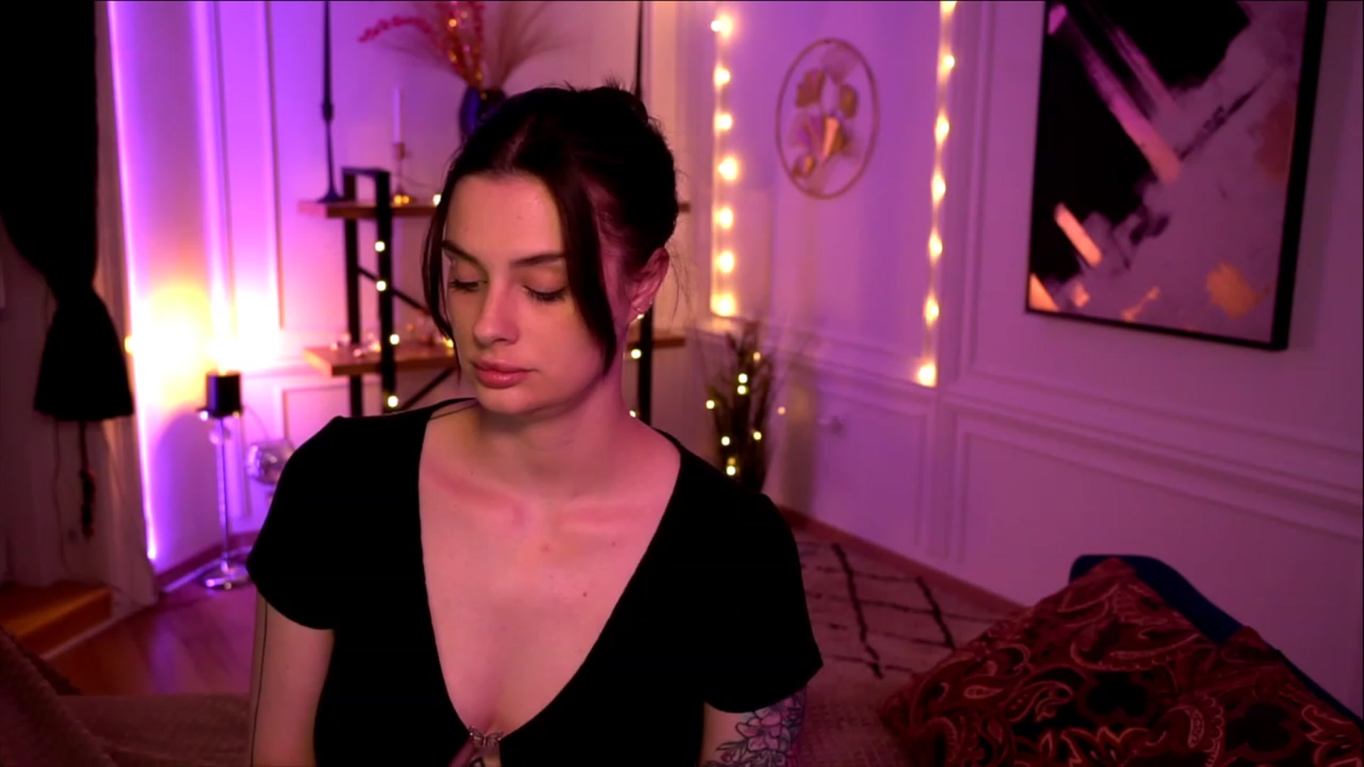 Gallery image thumbnail from lucynutty's myfreecams stream on, 05/16/2023, 16:23 image 18 of 20