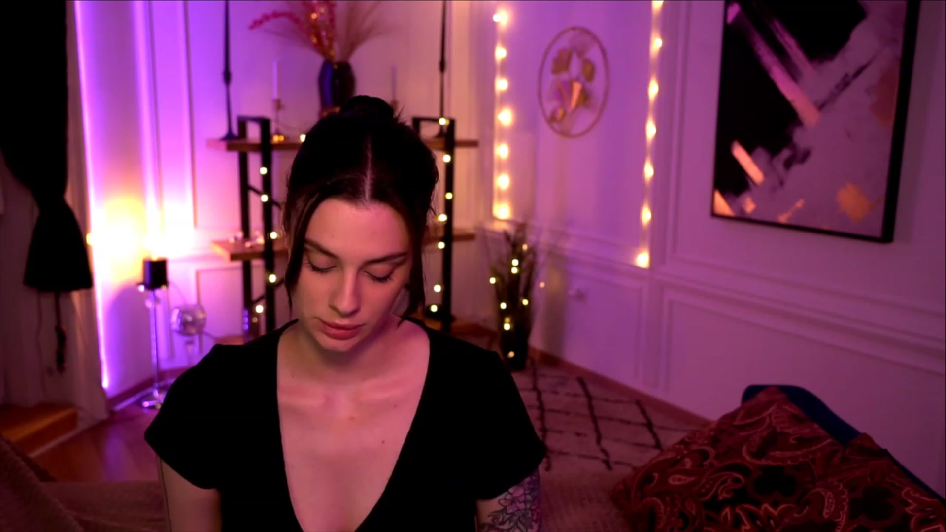 Gallery image thumbnail from lucynutty's myfreecams stream on, 05/16/2023, 16:23 image 17 of 20