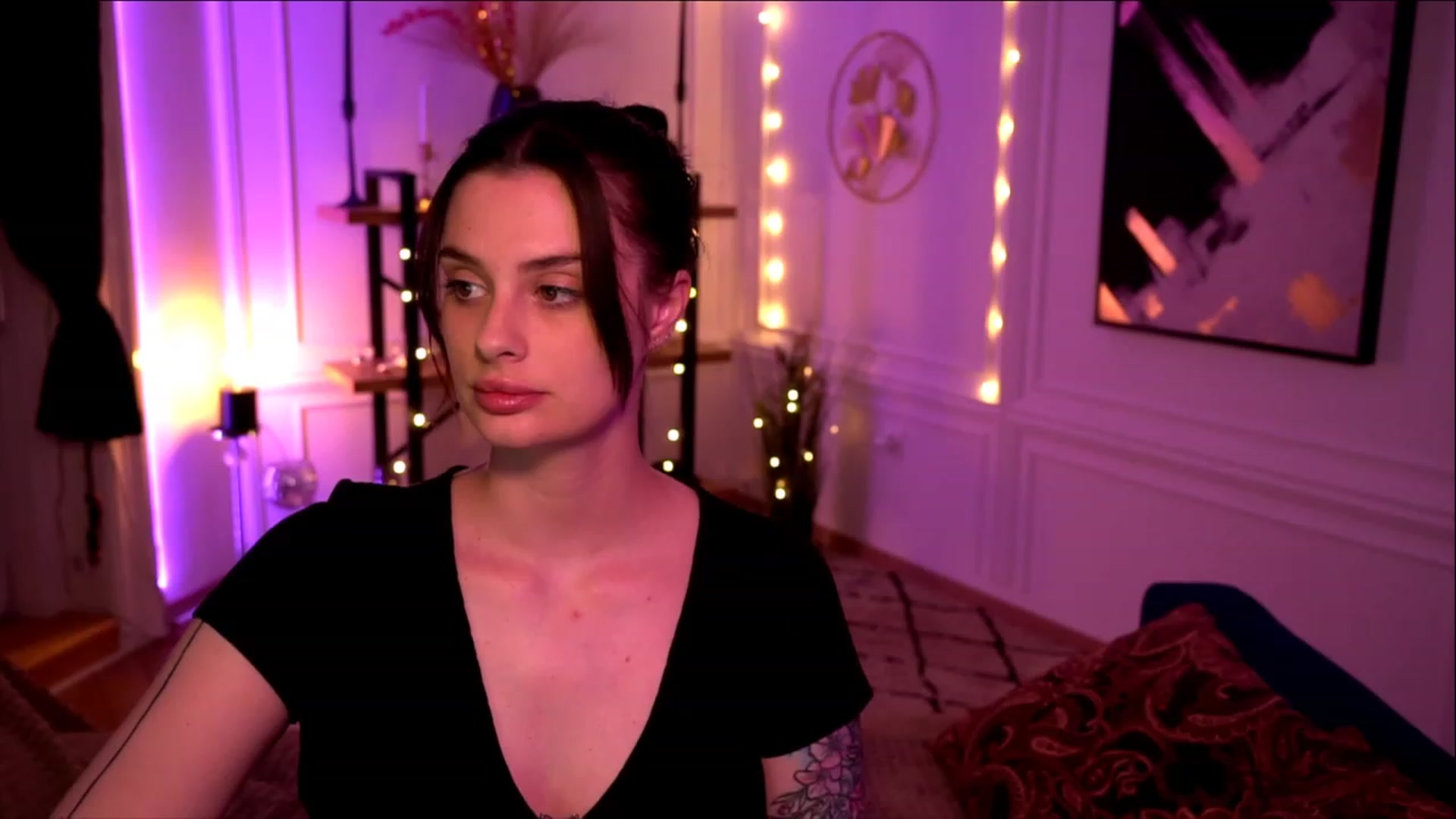 Gallery image thumbnail from lucynutty's myfreecams stream on, 05/16/2023, 19:01 image 6 of 20