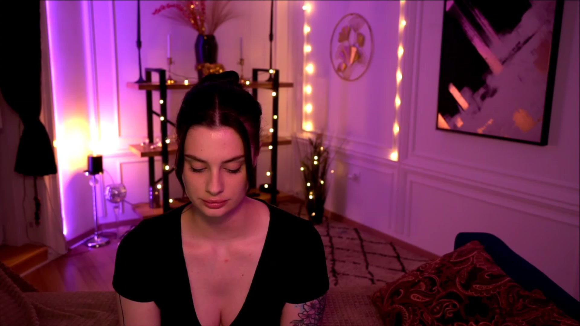 Gallery image thumbnail from lucynutty's myfreecams stream on, 05/16/2023, 19:01 image 7 of 20