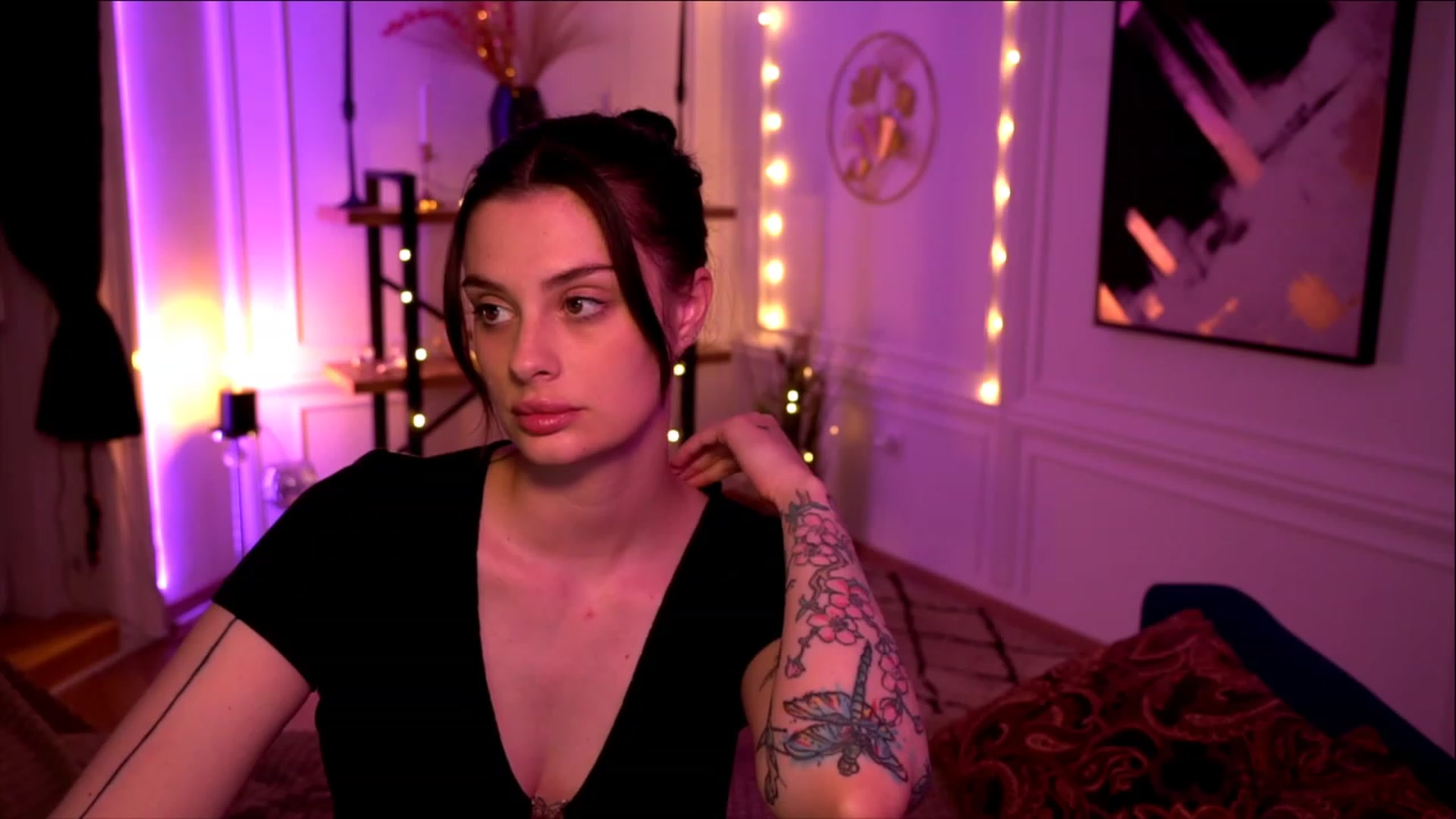 Gallery image thumbnail from lucynutty's myfreecams stream on, 05/16/2023, 19:01 image 14 of 20