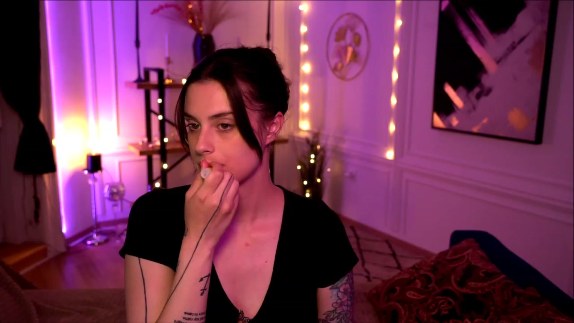 Gallery image thumbnail from lucynutty's myfreecams stream on, 05/16/2023, 19:01 image 2 of 20