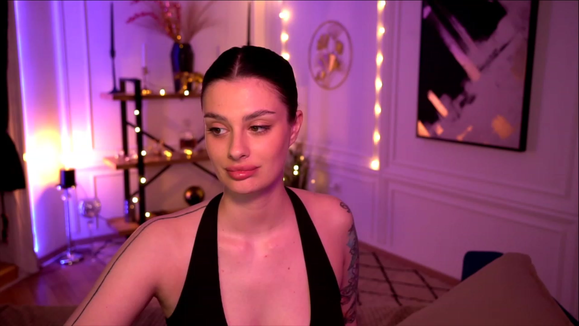 Gallery image thumbnail from lucynutty's myfreecams stream on, 05/18/2023, 16:58 image 9 of 20