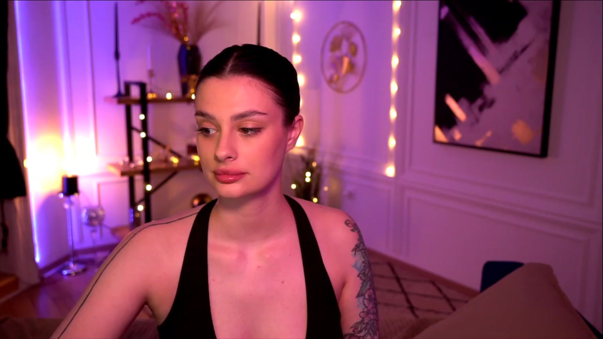 Gallery image thumbnail from lucynutty's myfreecams stream on, 05/18/2023, 16:58 image 3 of 20