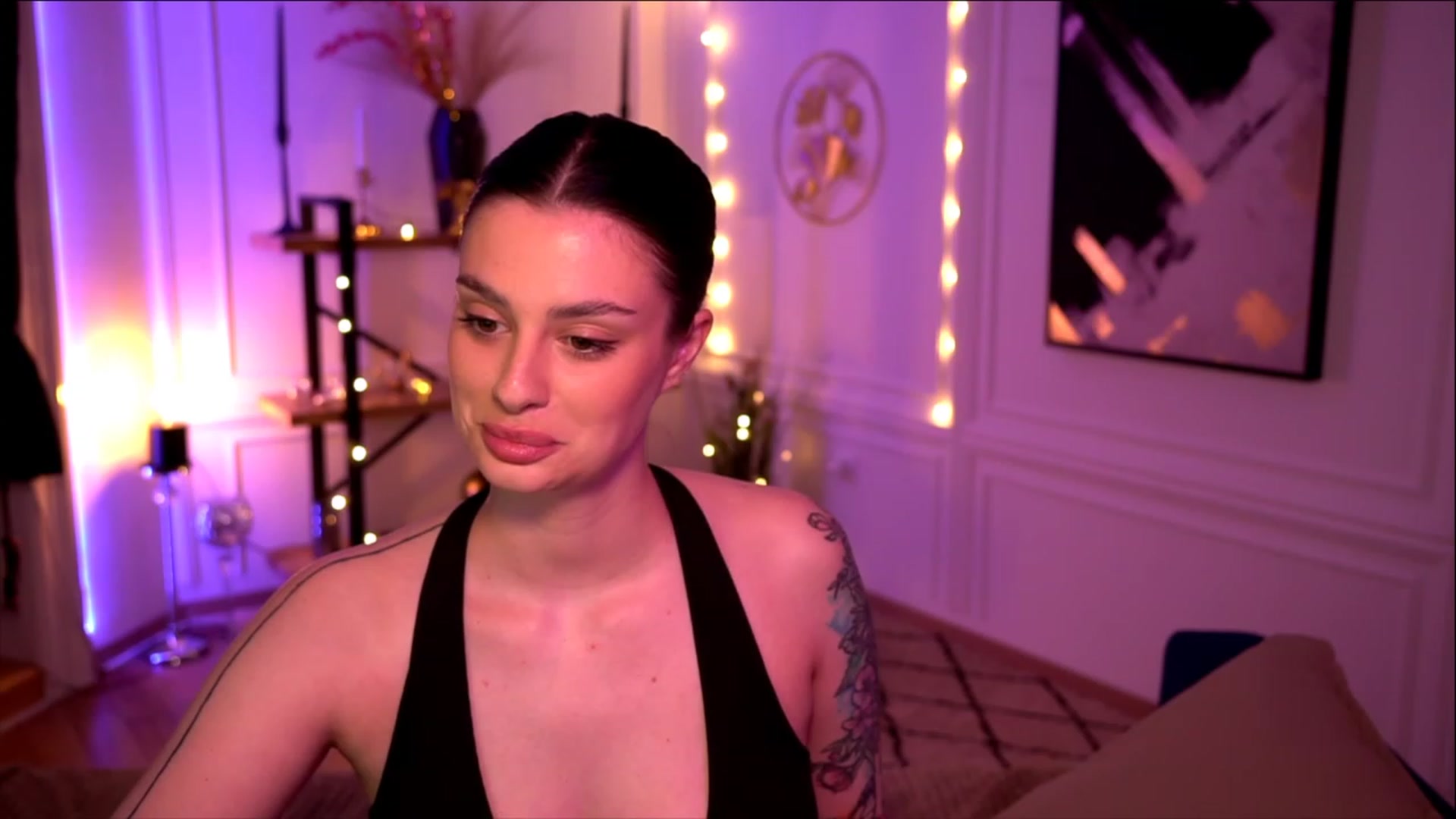 Gallery image thumbnail from lucynutty's myfreecams stream on, 05/18/2023, 16:58 image 11 of 20