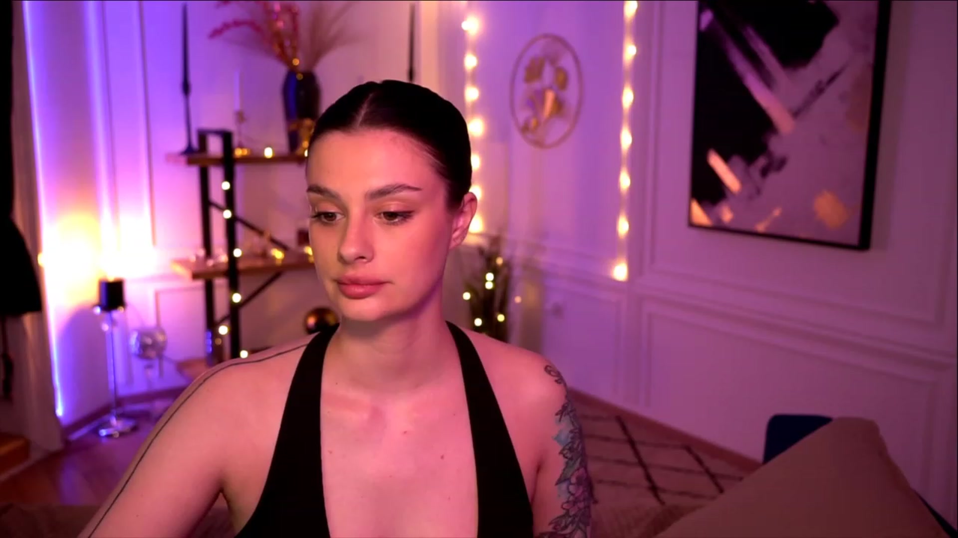 Gallery image thumbnail from lucynutty's myfreecams stream on, 05/18/2023, 16:58 image 15 of 20