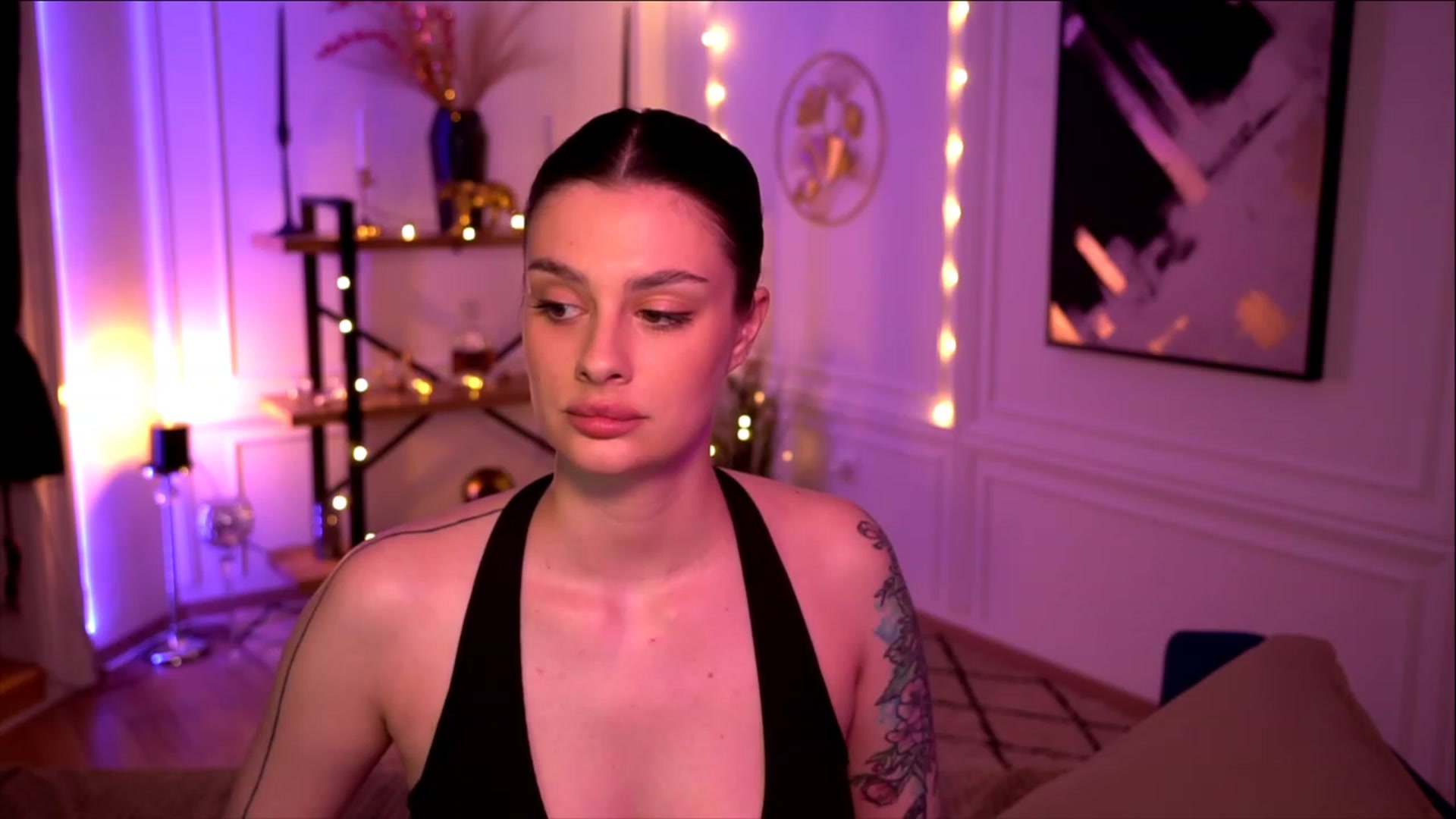 Gallery image thumbnail from lucynutty's myfreecams stream on, 05/18/2023, 16:58 image 12 of 20