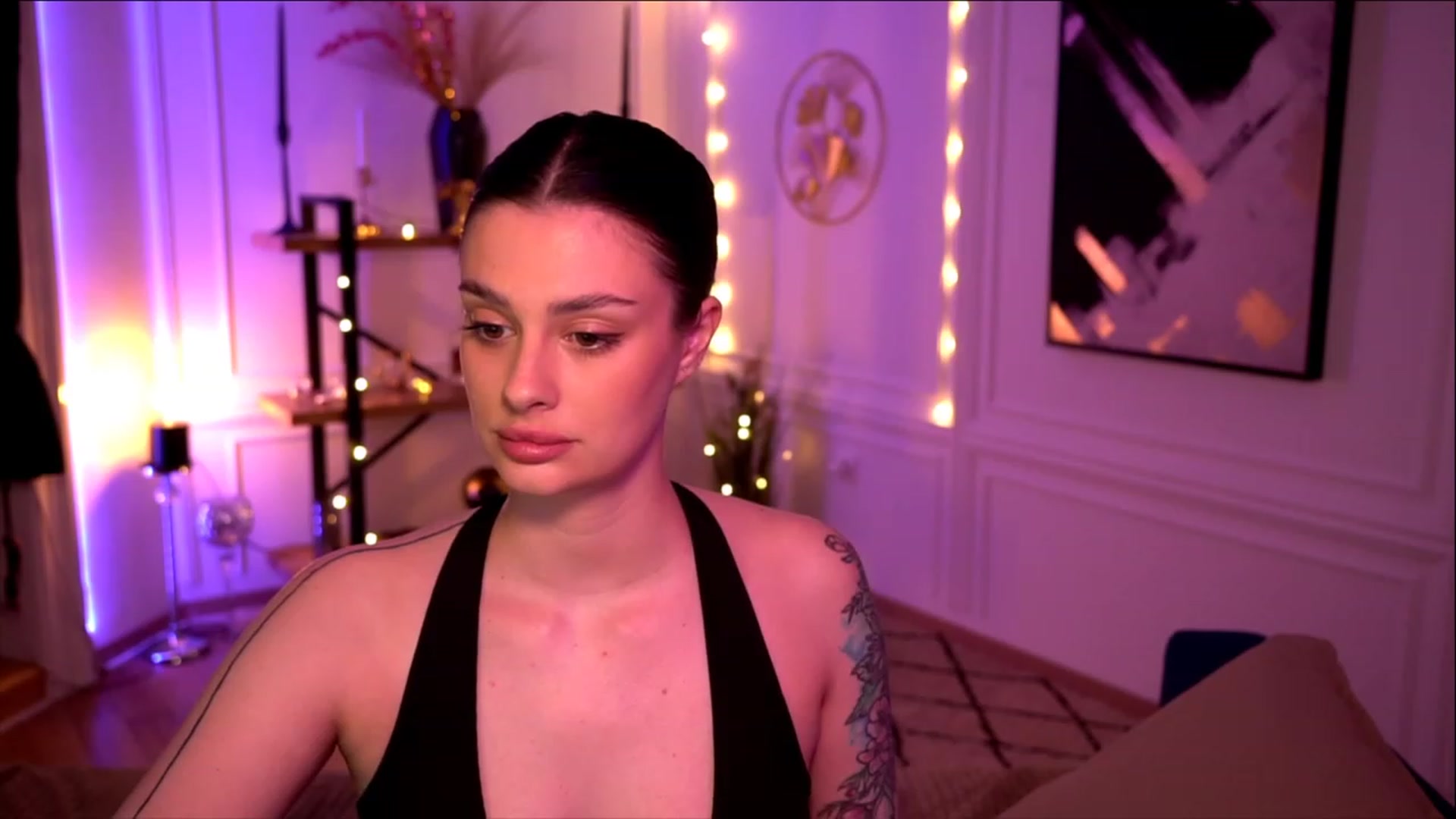 Gallery image thumbnail from lucynutty's myfreecams stream on, 05/18/2023, 16:58 image 8 of 20