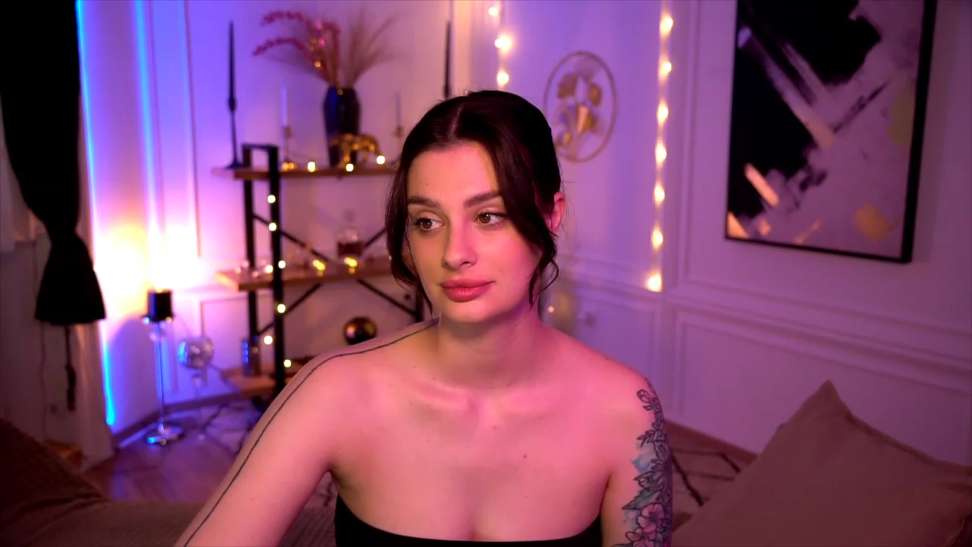 Gallery image thumbnail from lucynutty's myfreecams stream on, 05/20/2023, 12:06 image 2 of 20