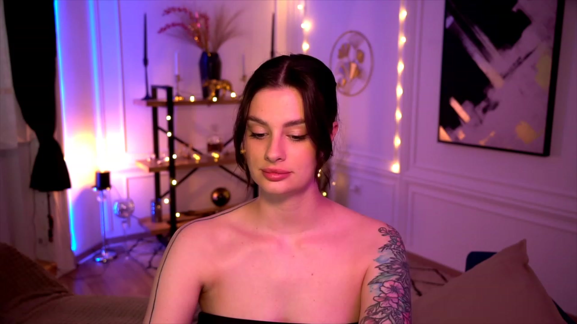 Gallery image thumbnail from lucynutty's myfreecams stream on, 05/20/2023, 12:06 image 14 of 20