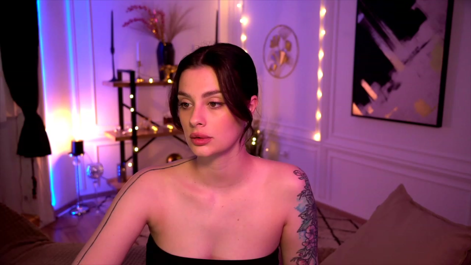 Gallery image thumbnail from lucynutty's myfreecams stream on, 05/20/2023, 12:06 image 1 of 20
