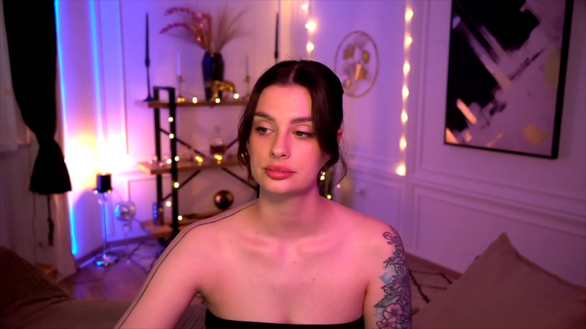 Gallery image thumbnail from lucynutty's myfreecams stream on, 05/20/2023, 12:06 image 7 of 20