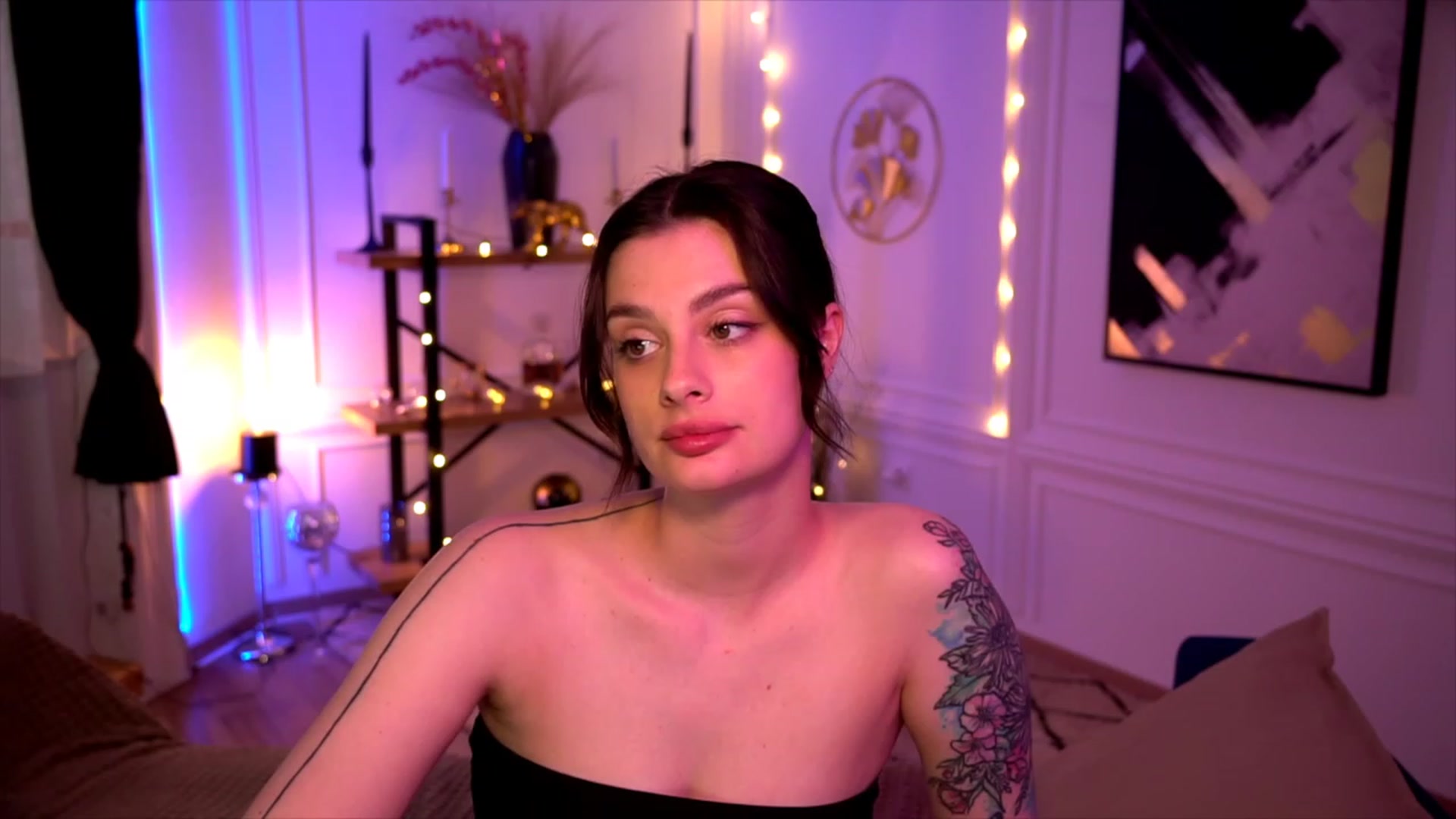 Gallery image thumbnail from lucynutty's myfreecams stream on, 05/20/2023, 12:06 image 18 of 20
