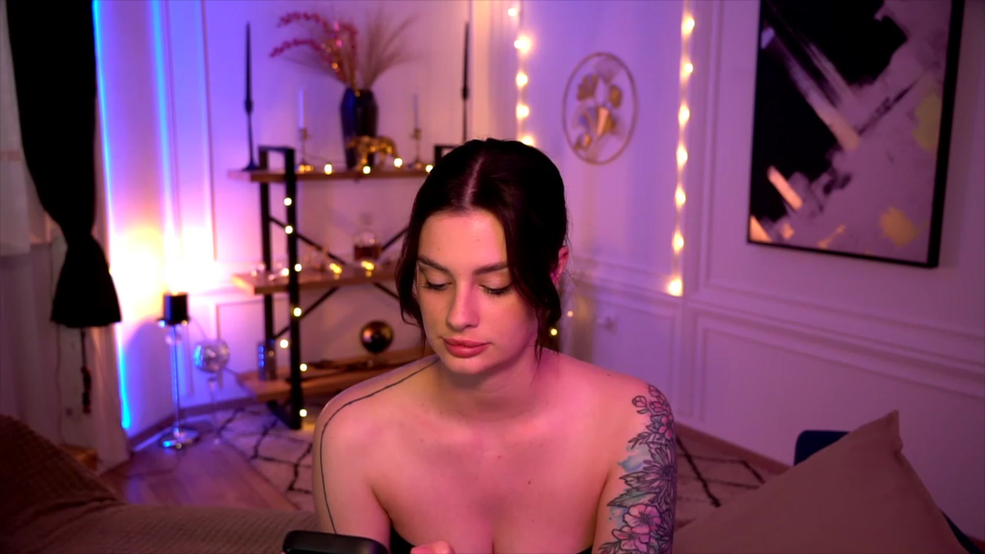Gallery image thumbnail from lucynutty's myfreecams stream on, 05/20/2023, 12:06 image 17 of 20