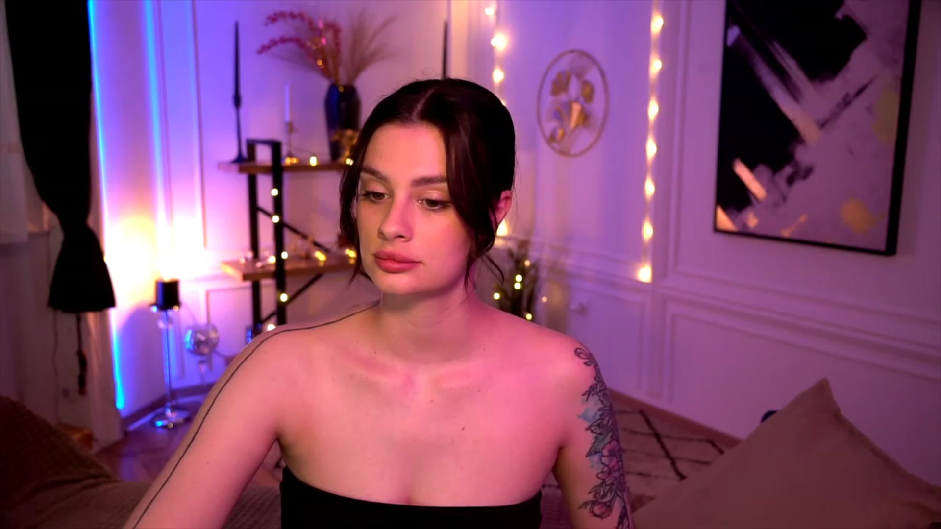 Gallery image thumbnail from lucynutty's myfreecams stream on, 05/20/2023, 12:06 image 9 of 20