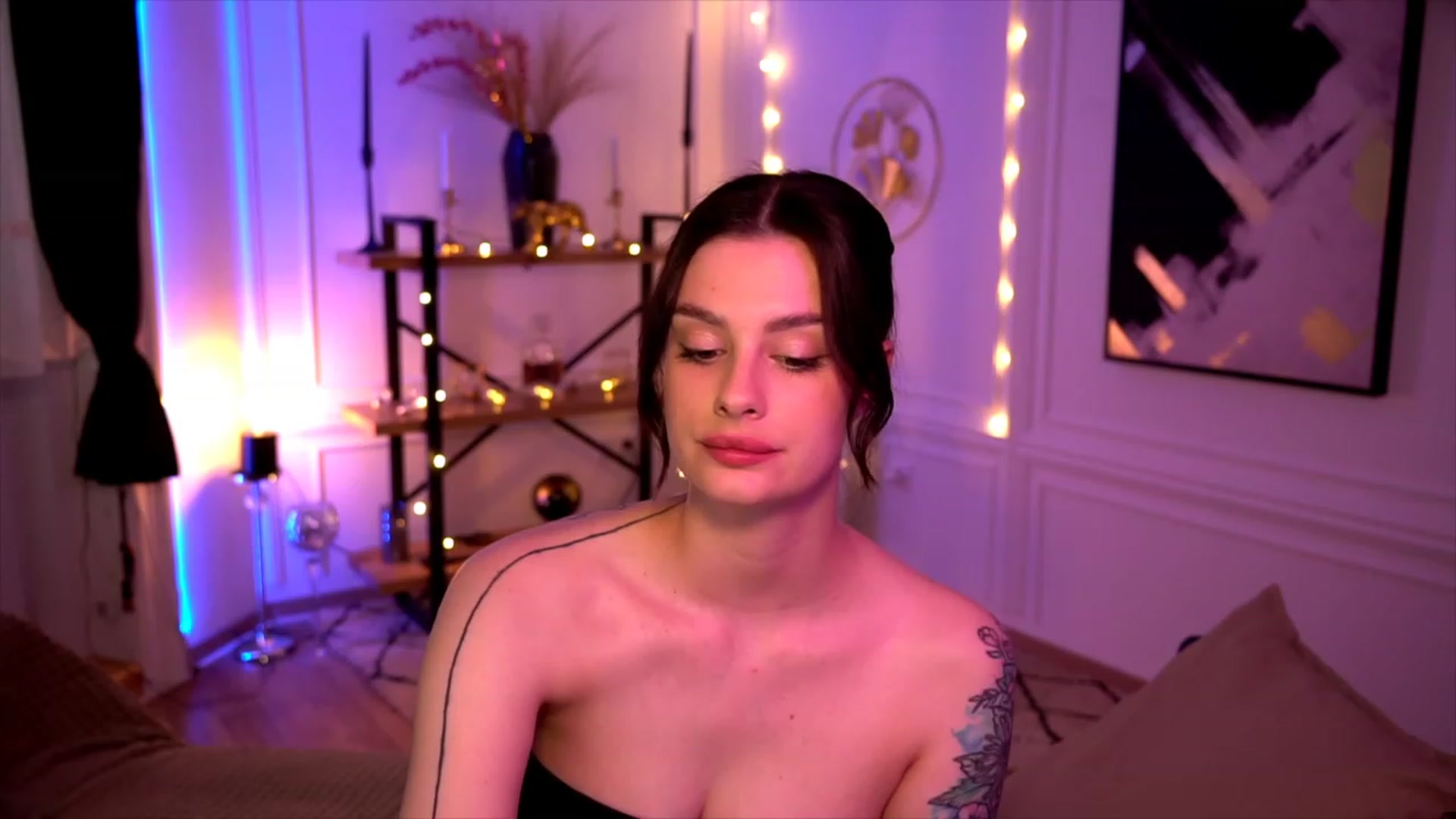 Gallery image thumbnail from lucynutty's myfreecams stream on, 05/20/2023, 12:06 image 10 of 20