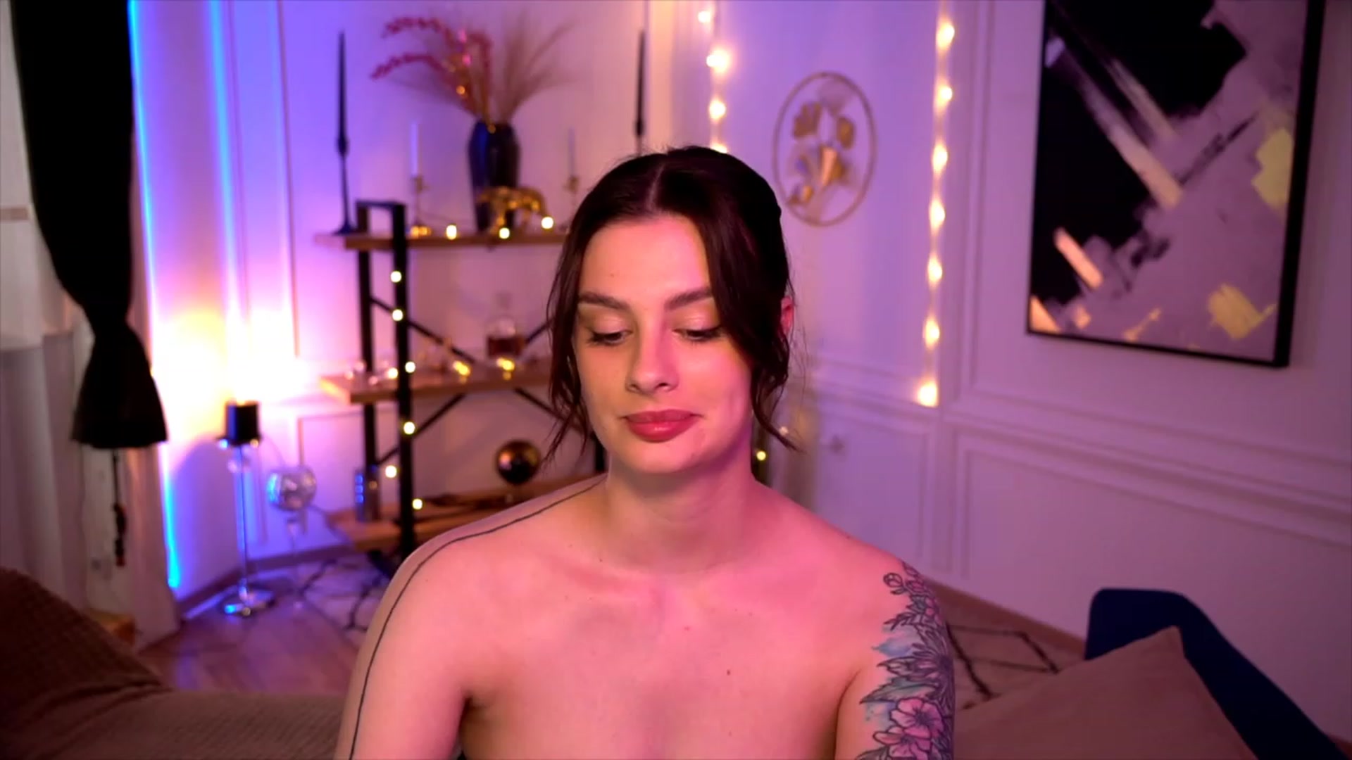 Gallery image thumbnail from lucynutty's myfreecams stream on, 05/20/2023, 13:56 image 8 of 20