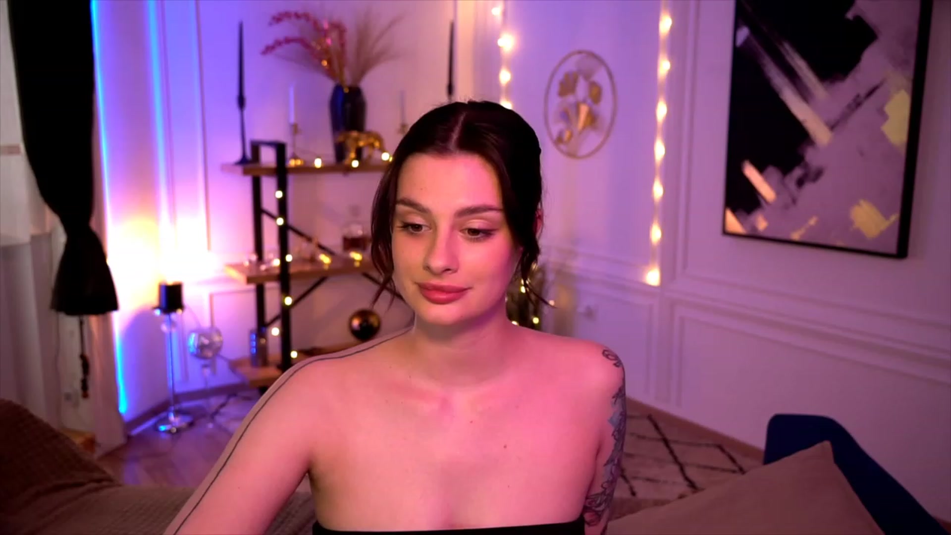 Gallery image thumbnail from lucynutty's myfreecams stream on, 05/20/2023, 13:56 image 10 of 20