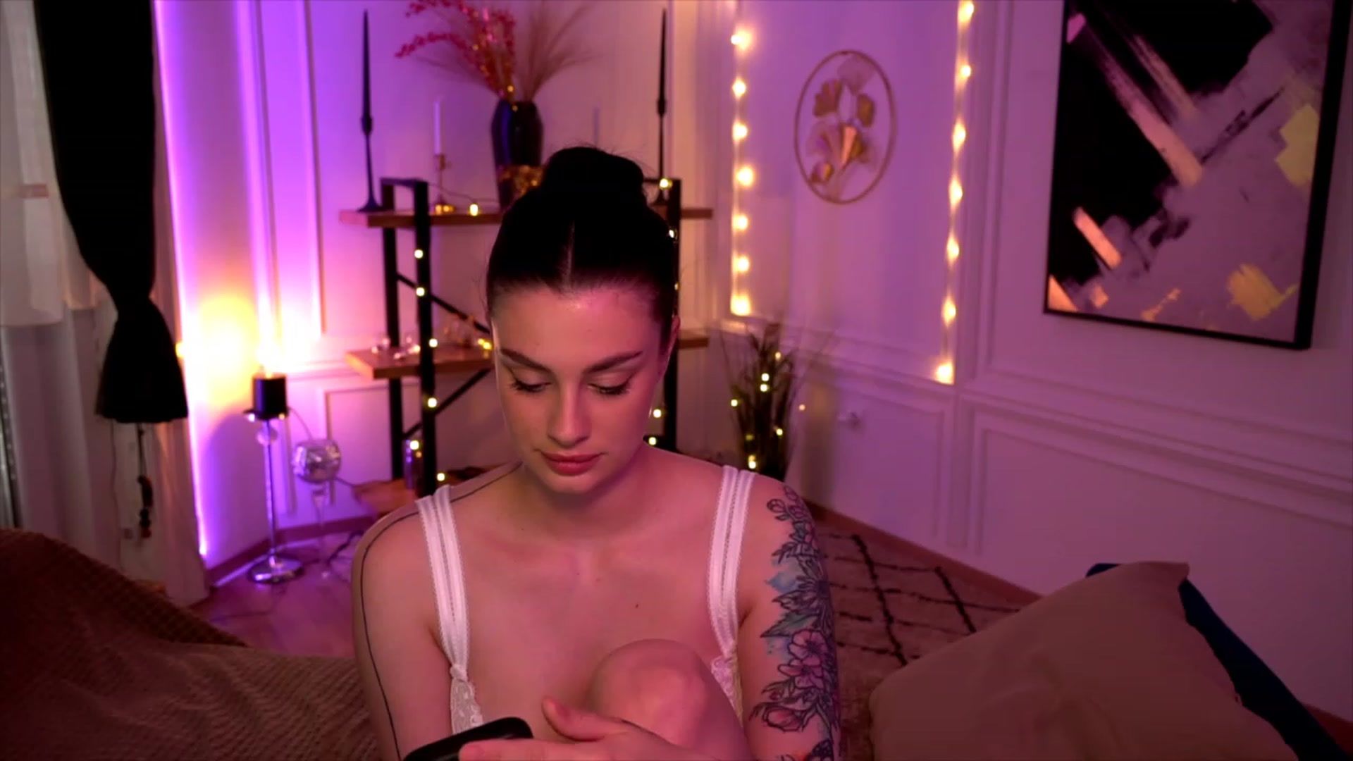 Gallery image thumbnail from lucynutty's myfreecams stream on, 05/21/2023, 16:22 image 2 of 20