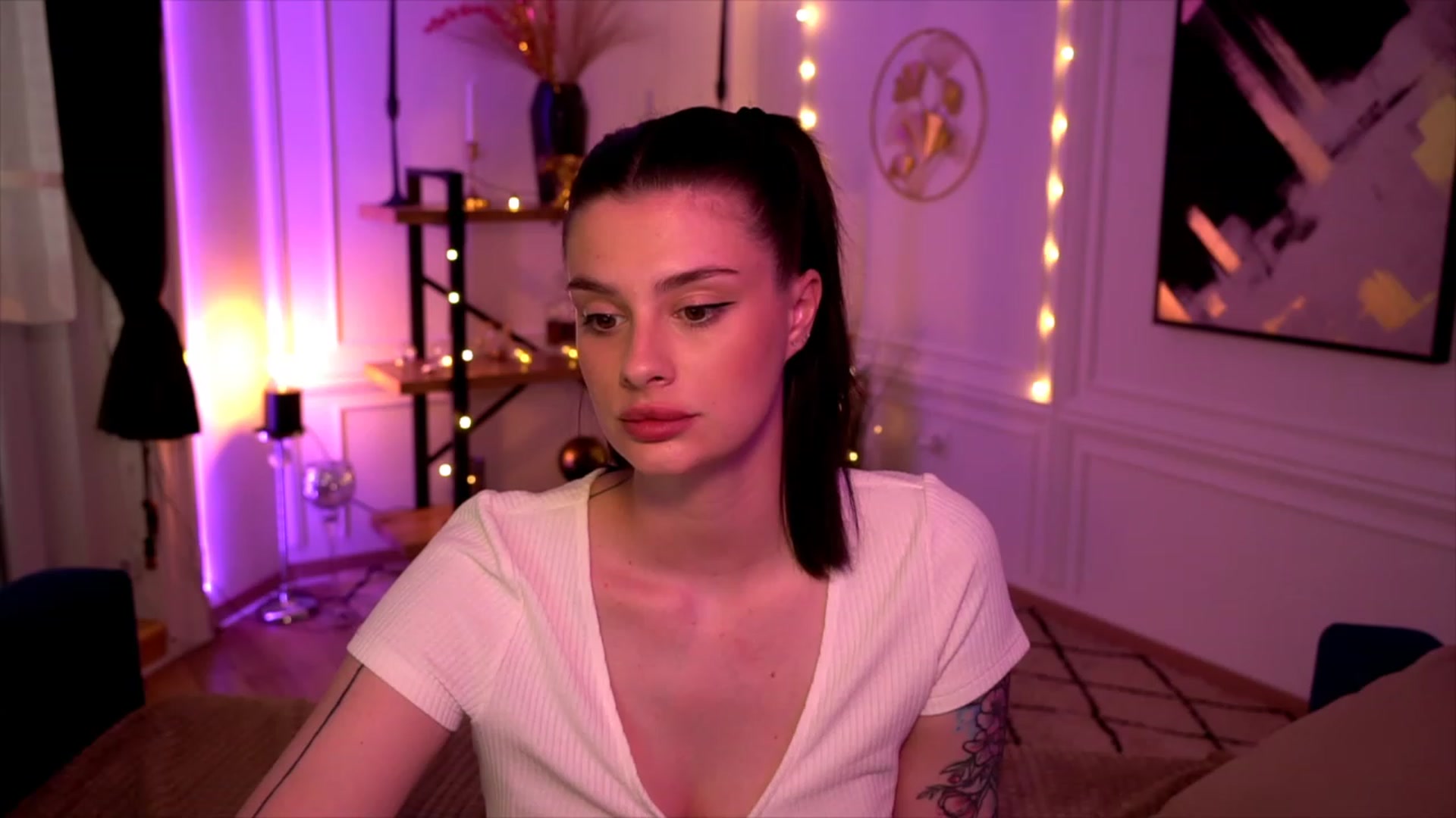 Gallery image thumbnail from lucynutty's myfreecams stream on, 05/24/2023, 16:48 image 14 of 20