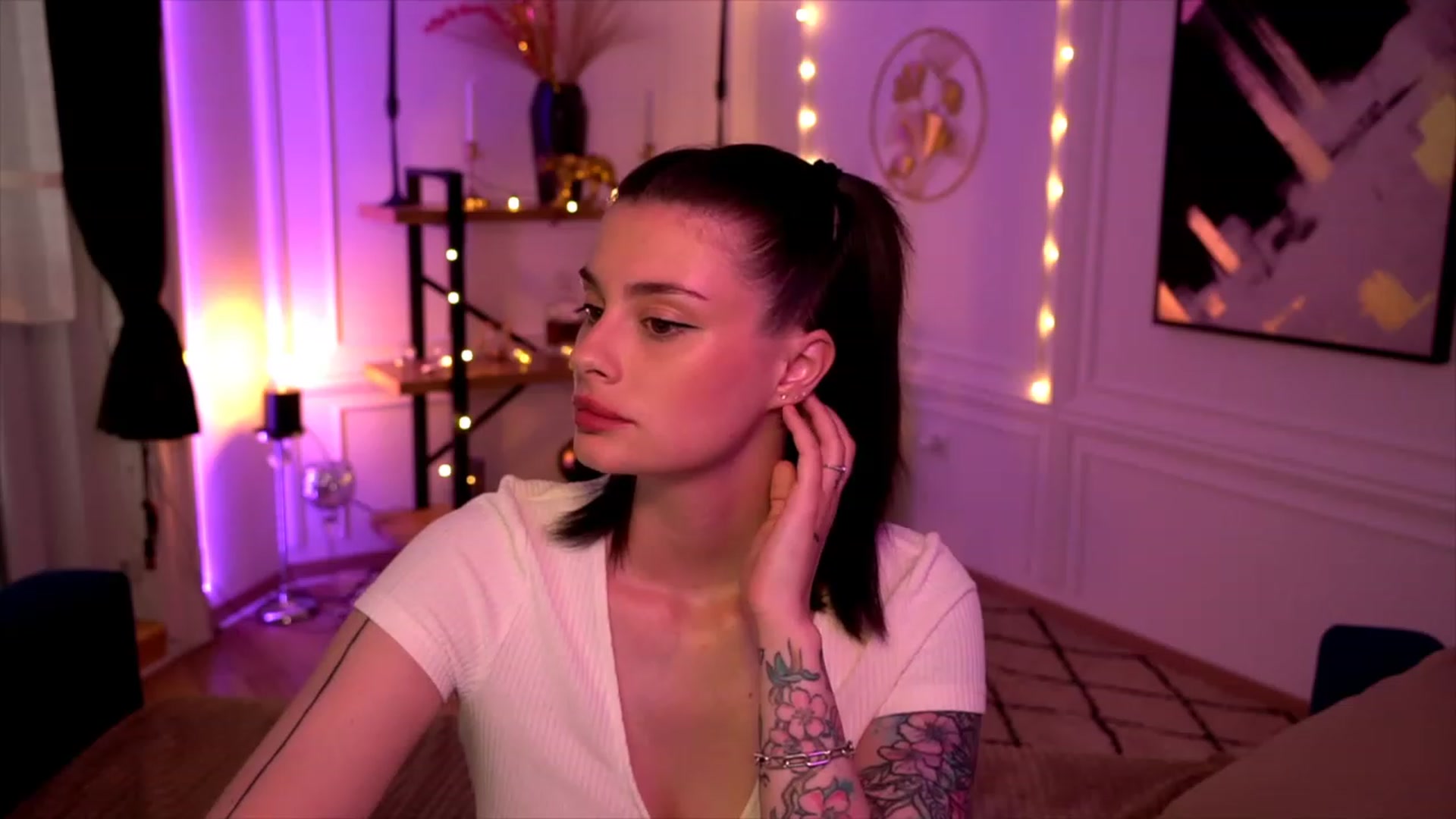 Gallery image thumbnail from lucynutty's myfreecams stream on, 05/24/2023, 16:48 image 12 of 20