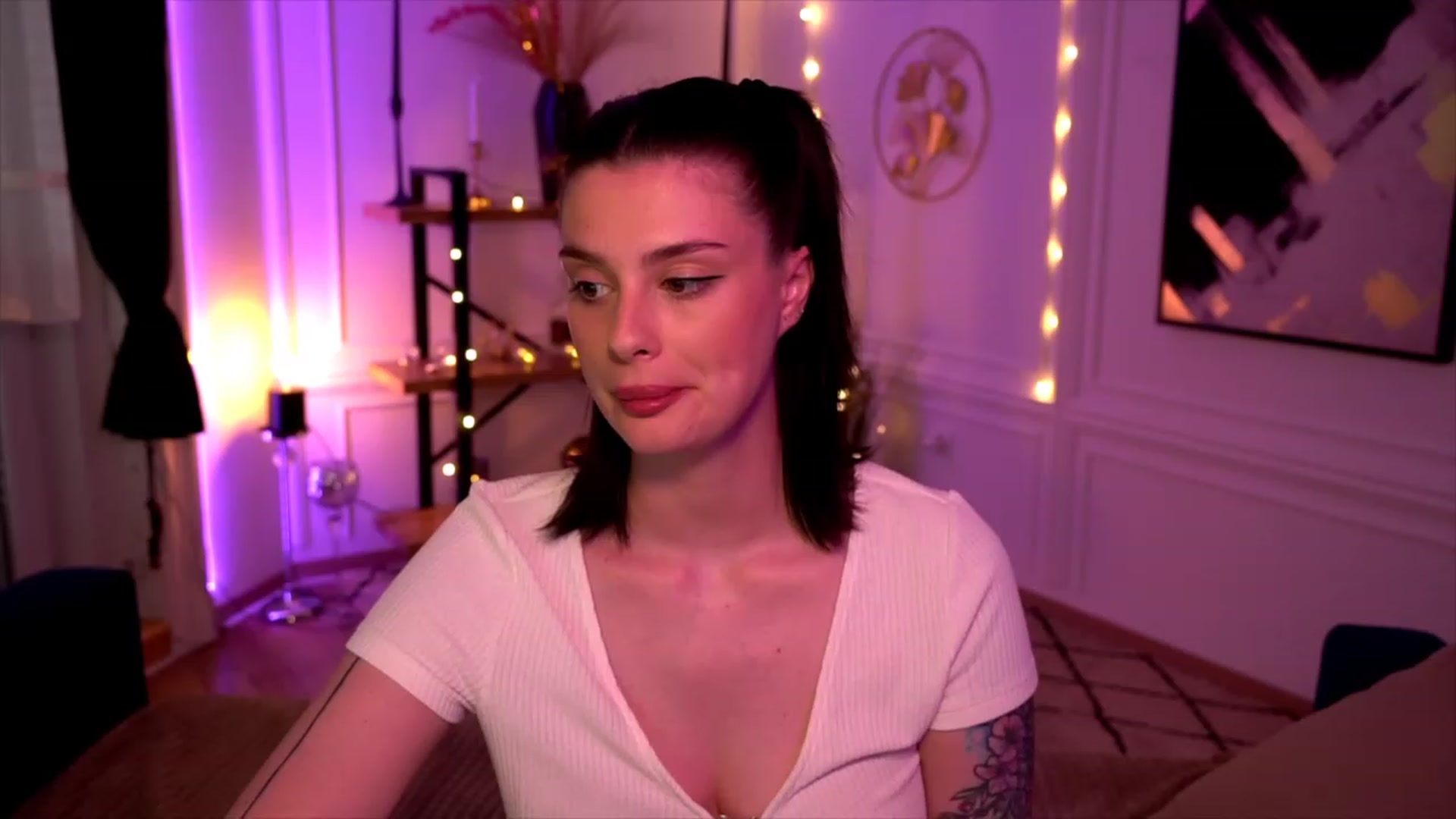Gallery image thumbnail from lucynutty's myfreecams stream on, 05/24/2023, 16:48 image 6 of 20
