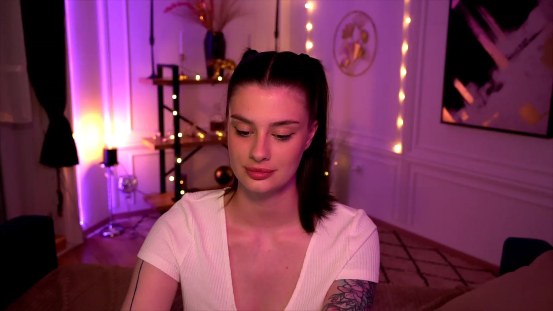 Gallery image thumbnail from lucynutty's myfreecams stream on, 05/24/2023, 17:47 image 16 of 20