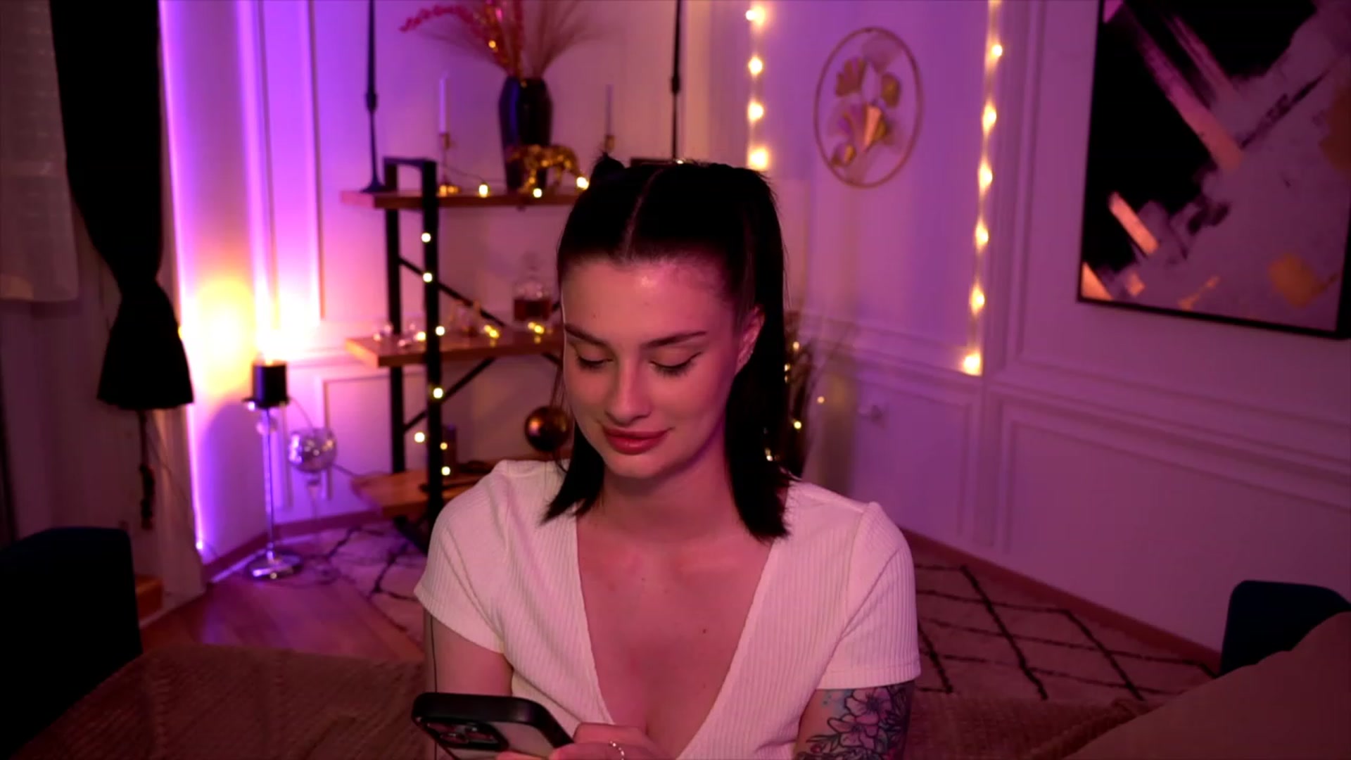 Gallery image thumbnail from lucynutty's myfreecams stream on, 05/24/2023, 17:47 image 19 of 20