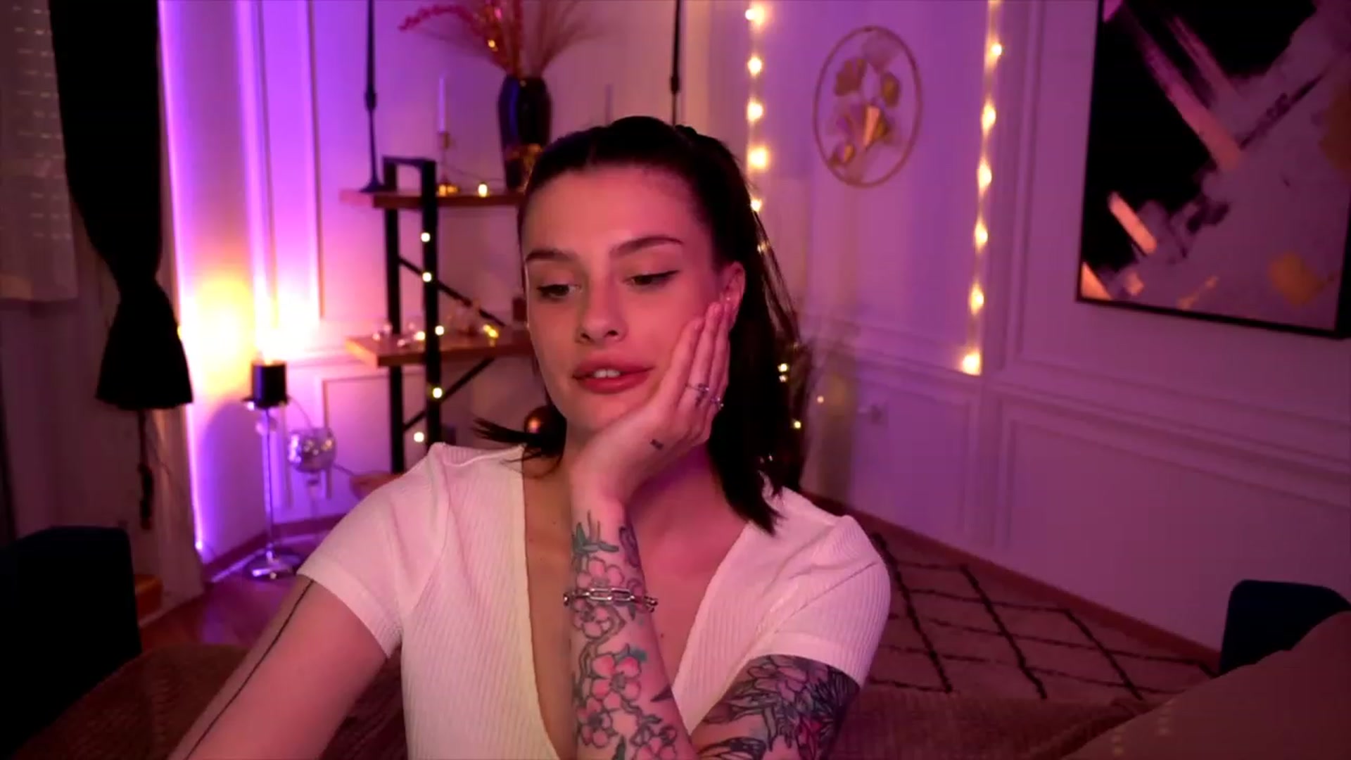 Gallery image thumbnail from lucynutty's myfreecams stream on, 05/24/2023, 17:47 image 15 of 20