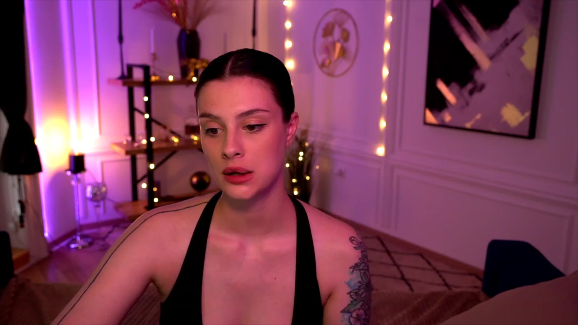 Gallery image thumbnail from lucynutty's myfreecams stream on, 05/25/2023, 16:15 image 19 of 20
