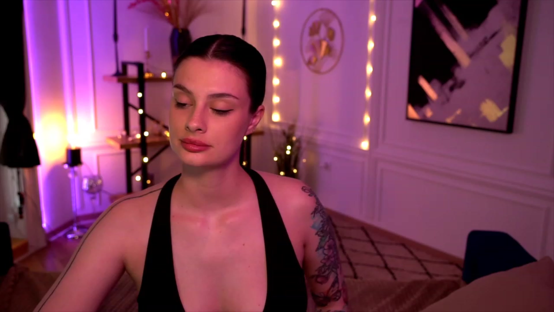 Gallery image thumbnail from lucynutty's myfreecams stream on, 05/25/2023, 16:15 image 10 of 20