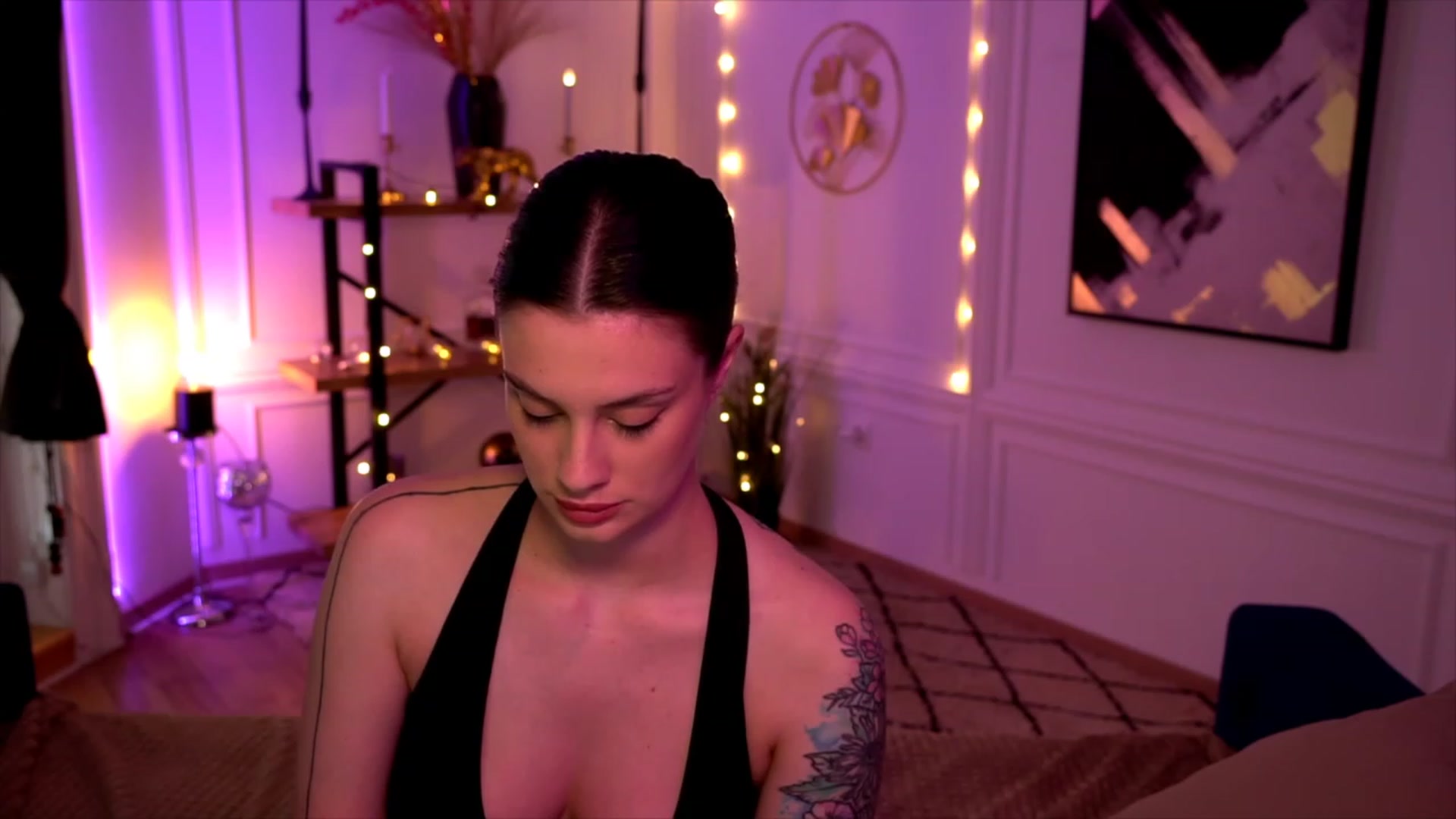 Gallery image thumbnail from lucynutty's myfreecams stream on, 05/25/2023, 16:15 image 15 of 20