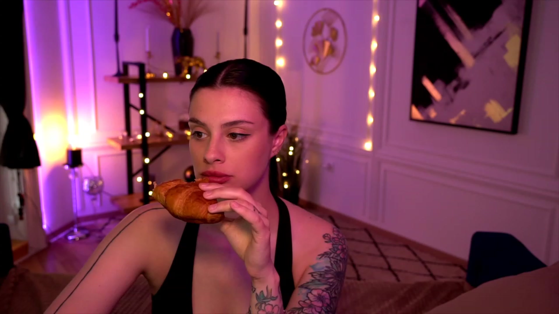 Gallery image thumbnail from lucynutty's myfreecams stream on, 05/25/2023, 16:15 image 20 of 20