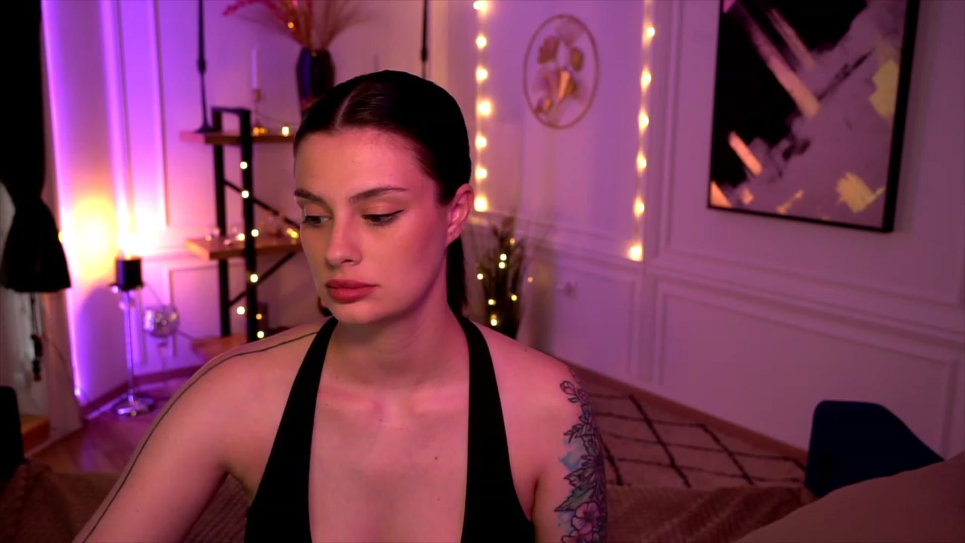 Gallery image thumbnail from lucynutty's myfreecams stream on, 05/25/2023, 16:15 image 18 of 20