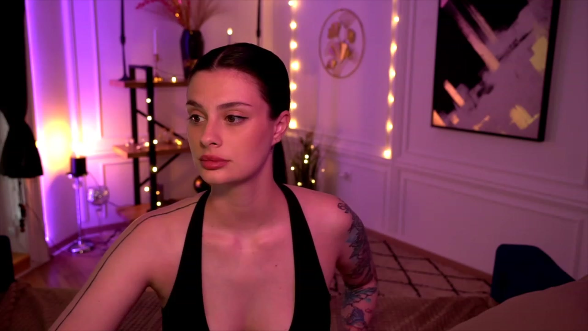 Gallery image thumbnail from lucynutty's myfreecams stream on, 05/25/2023, 16:15 image 17 of 20