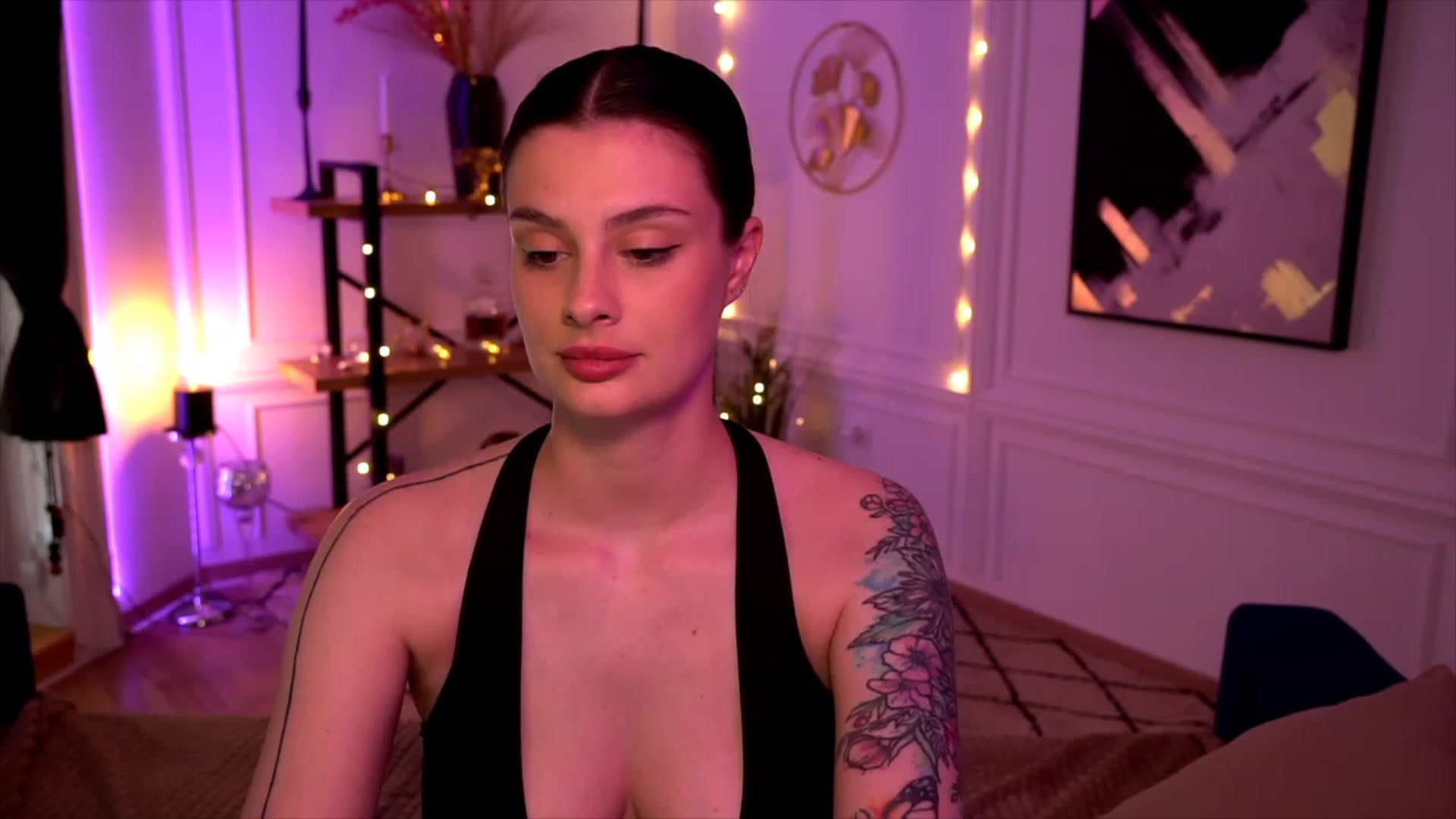 Gallery image thumbnail from lucynutty's myfreecams stream on, 05/25/2023, 16:15 image 3 of 20