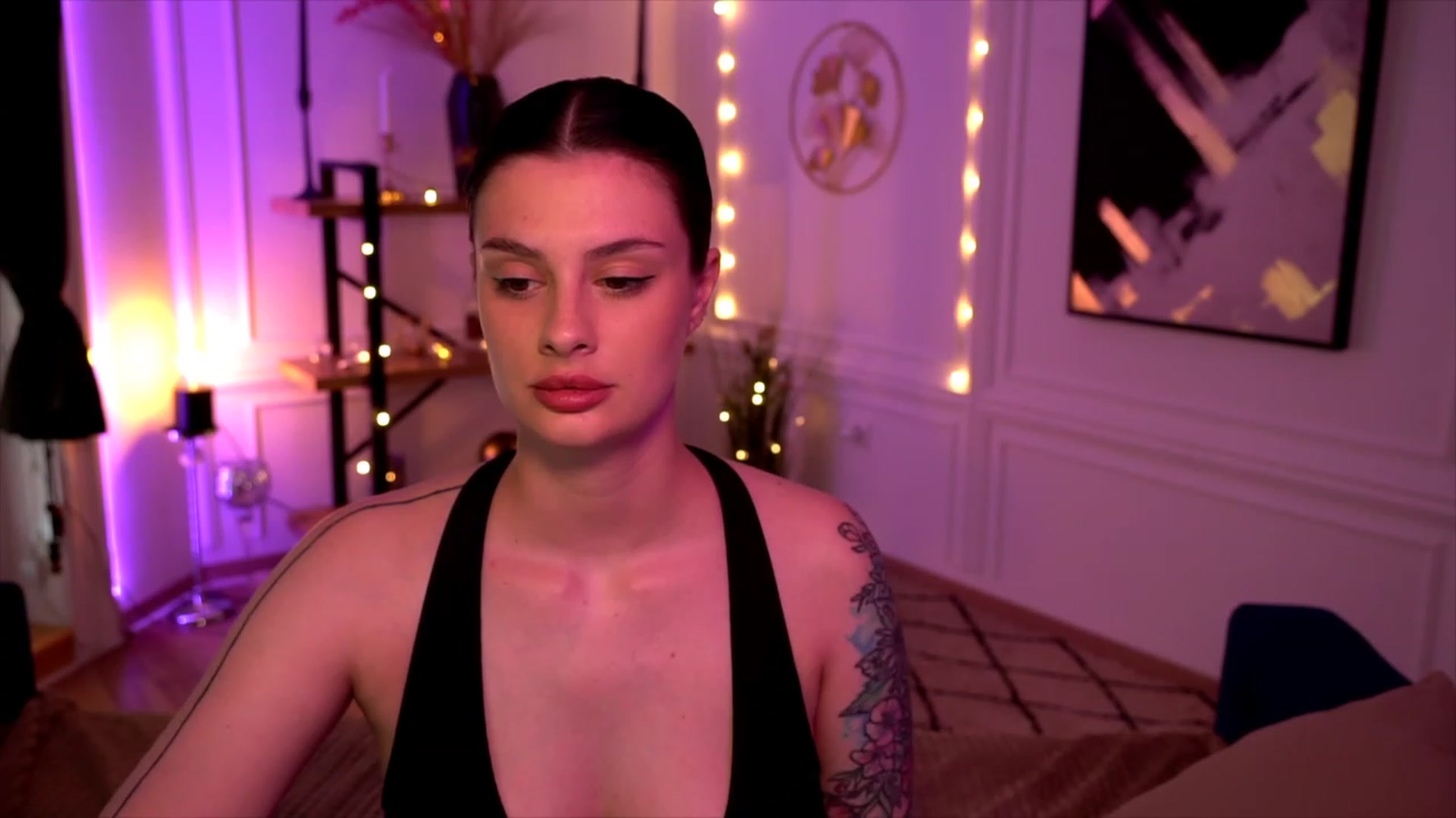 Gallery image thumbnail from lucynutty's myfreecams stream on, 05/25/2023, 16:15 image 9 of 20