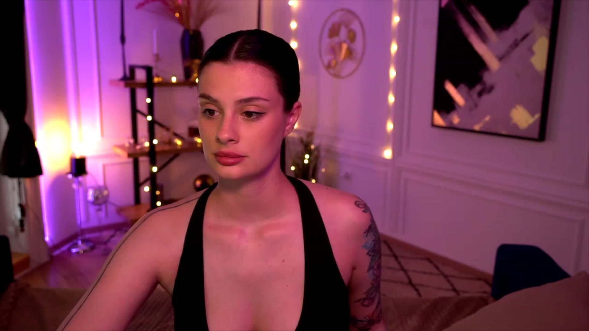 Gallery image thumbnail from lucynutty's myfreecams stream on, 05/25/2023, 16:15 image 4 of 20