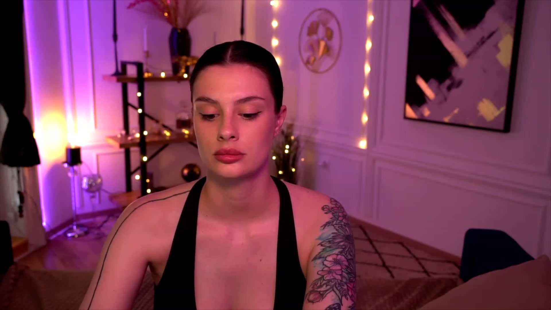 Gallery image thumbnail from lucynutty's myfreecams stream on, 05/25/2023, 16:15 image 14 of 20