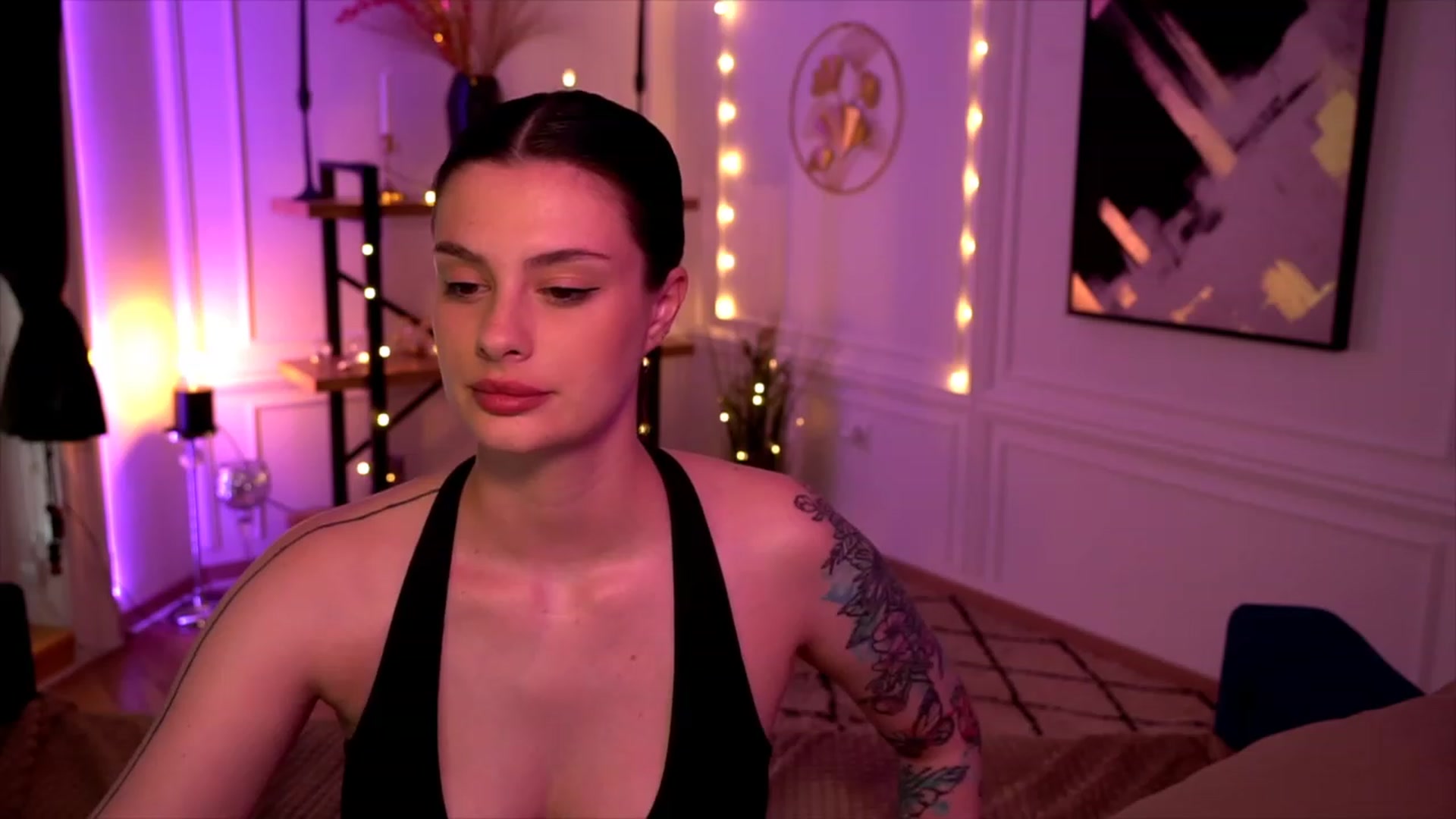 Gallery image thumbnail from lucynutty's myfreecams stream on, 05/25/2023, 16:15 image 16 of 20